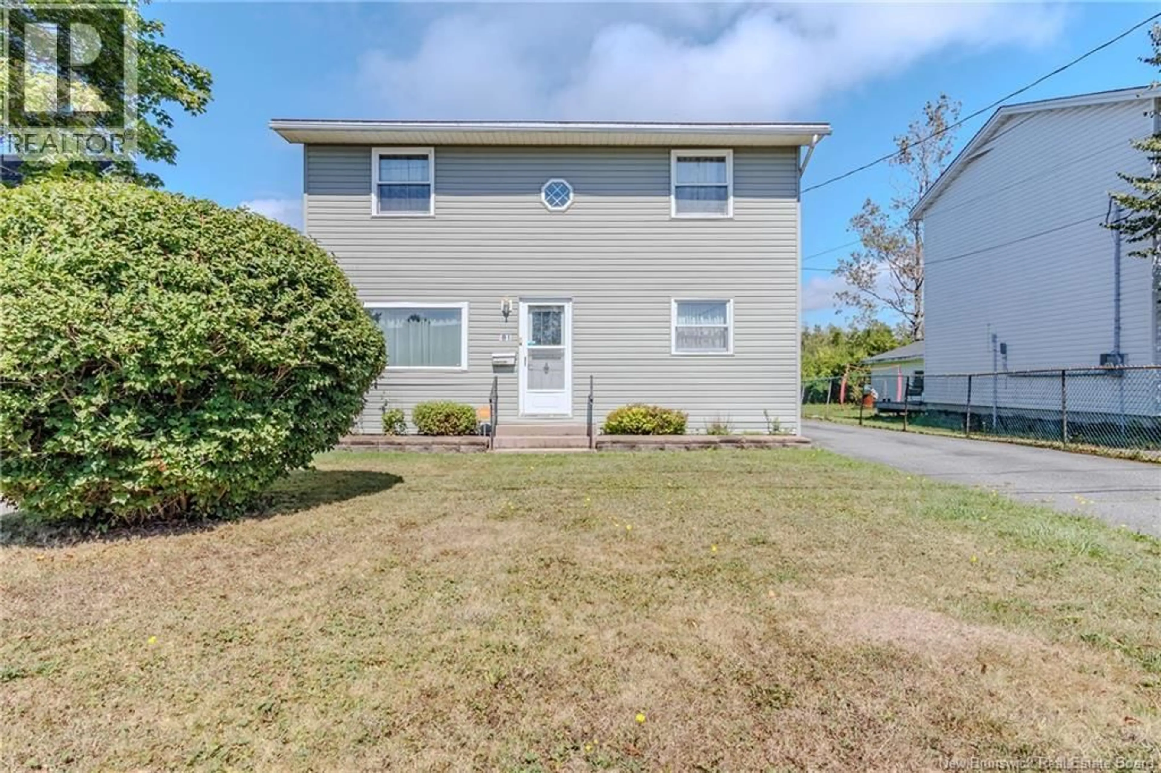 Home with vinyl exterior material, street for 81 BROADWAY AVENUE, Saint John New Brunswick E2H1Z9