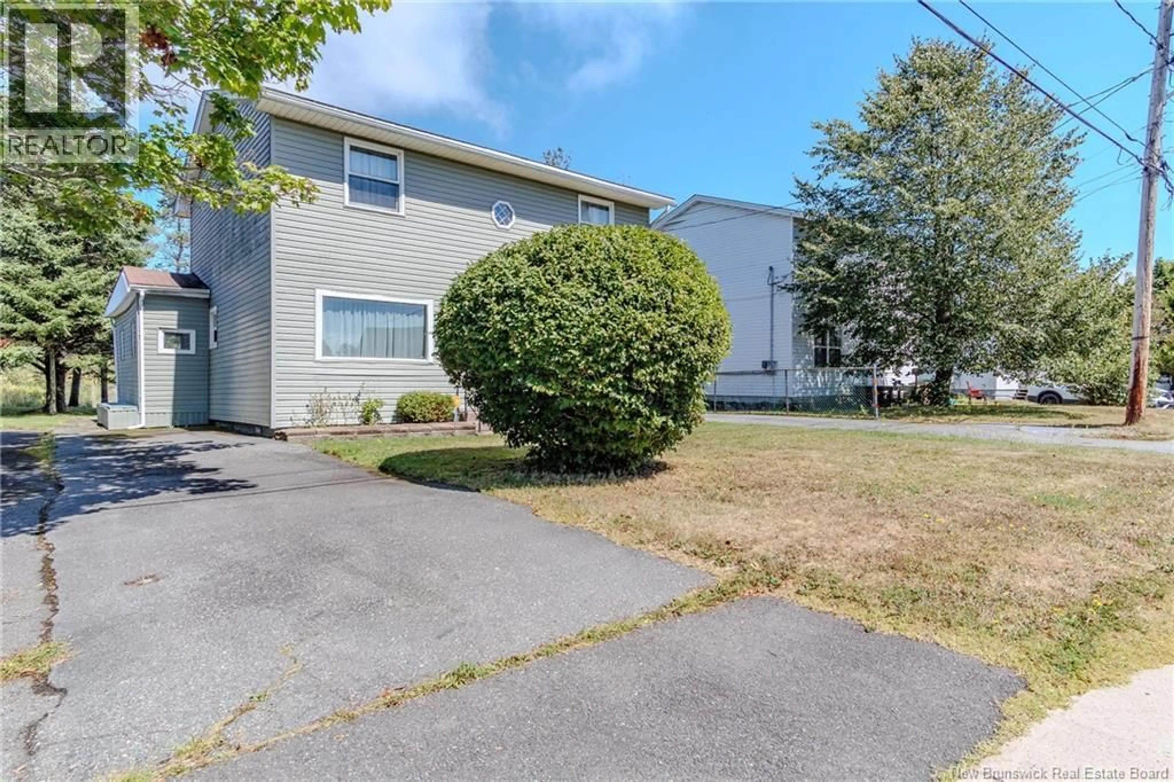 A pic from outside/outdoor area/front of a property/back of a property/a pic from drone, street for 81 BROADWAY AVENUE, Saint John New Brunswick E2H1Z9