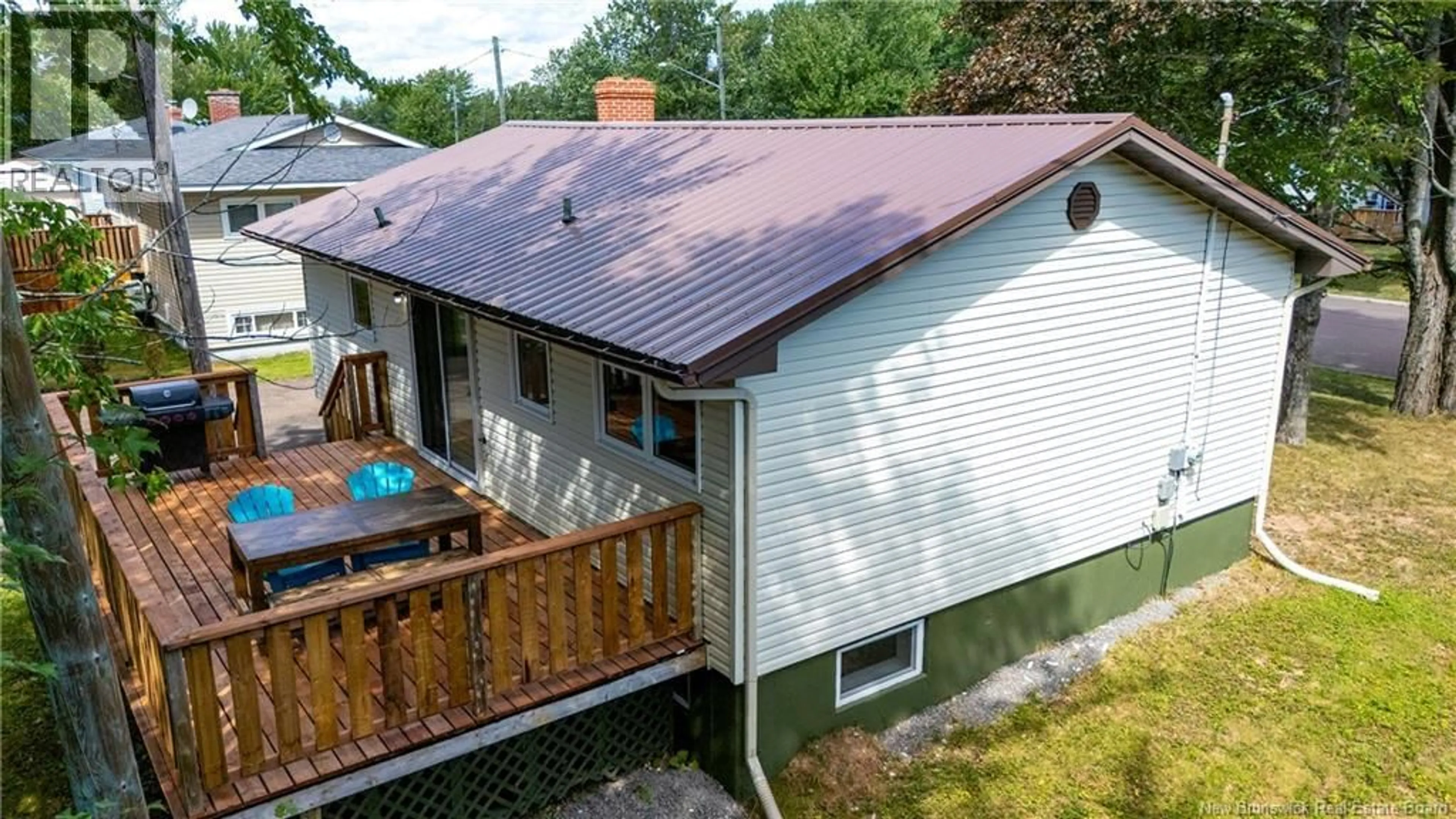 A pic from outside/outdoor area/front of a property/back of a property/a pic from drone, building for 133 ATHABASKA, Riverview New Brunswick E1B2T2