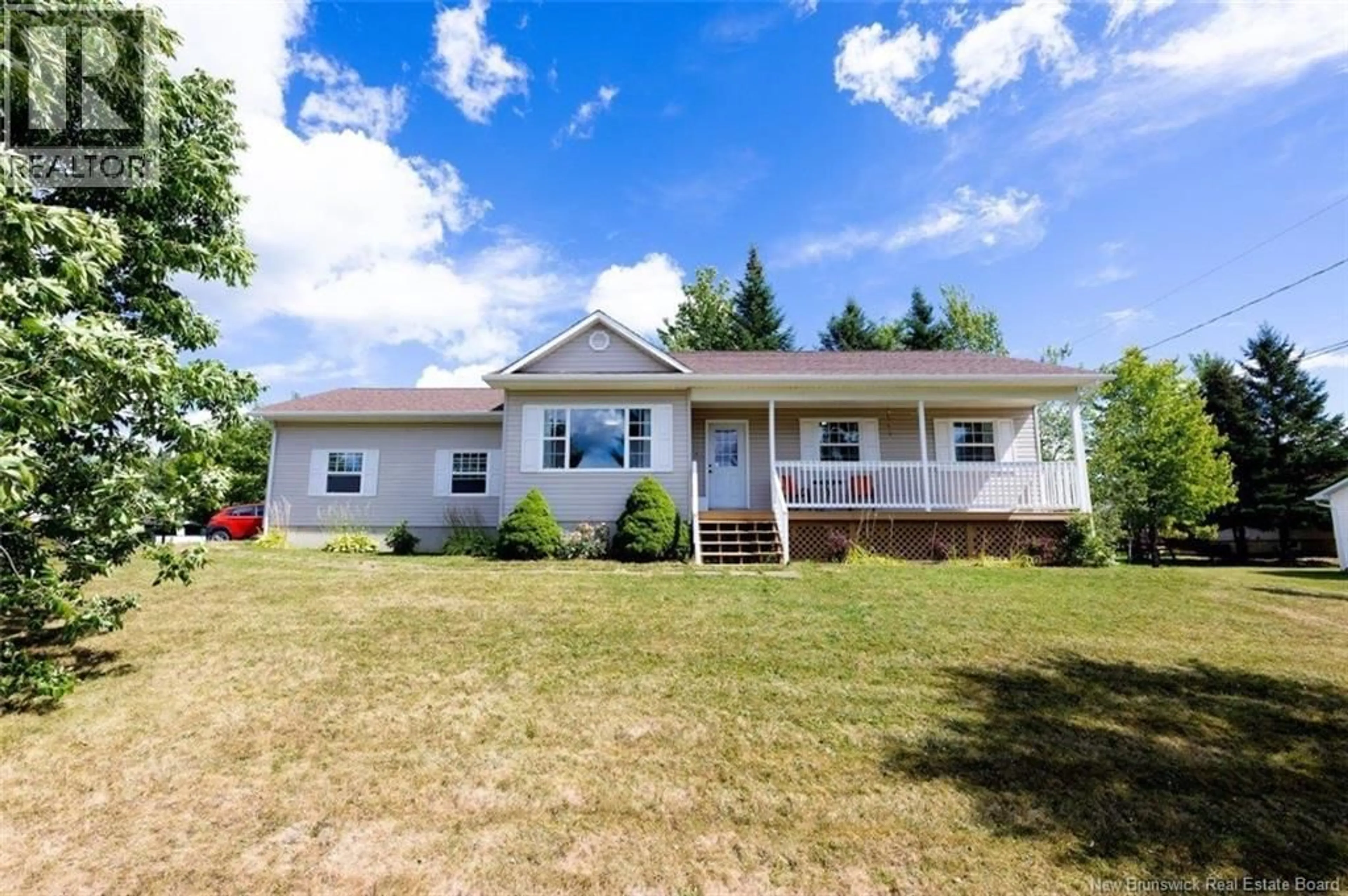 Home with vinyl exterior material, building for 4 HAYWARD COURT, Fredericton New Brunswick E3A0A4