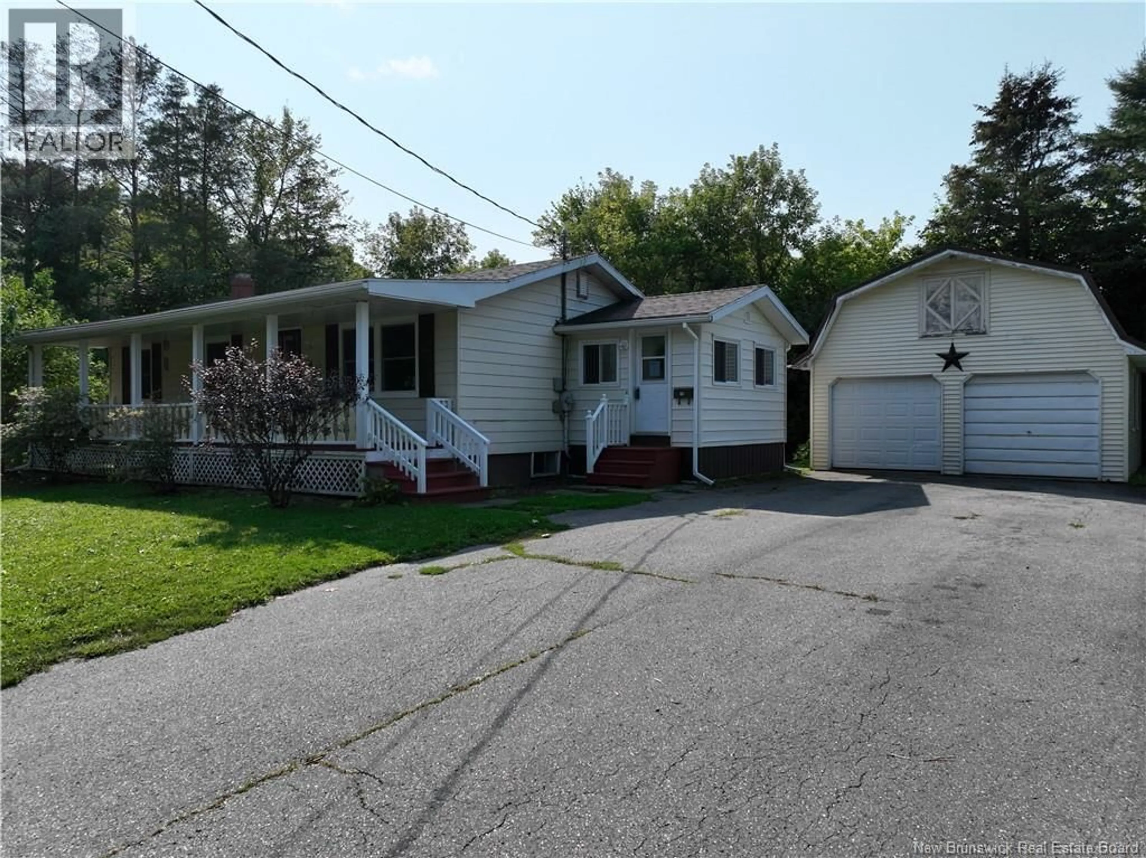 Home with vinyl exterior material, street for 14 VEAZEY STREET, St. Stephen New Brunswick E3L2R8