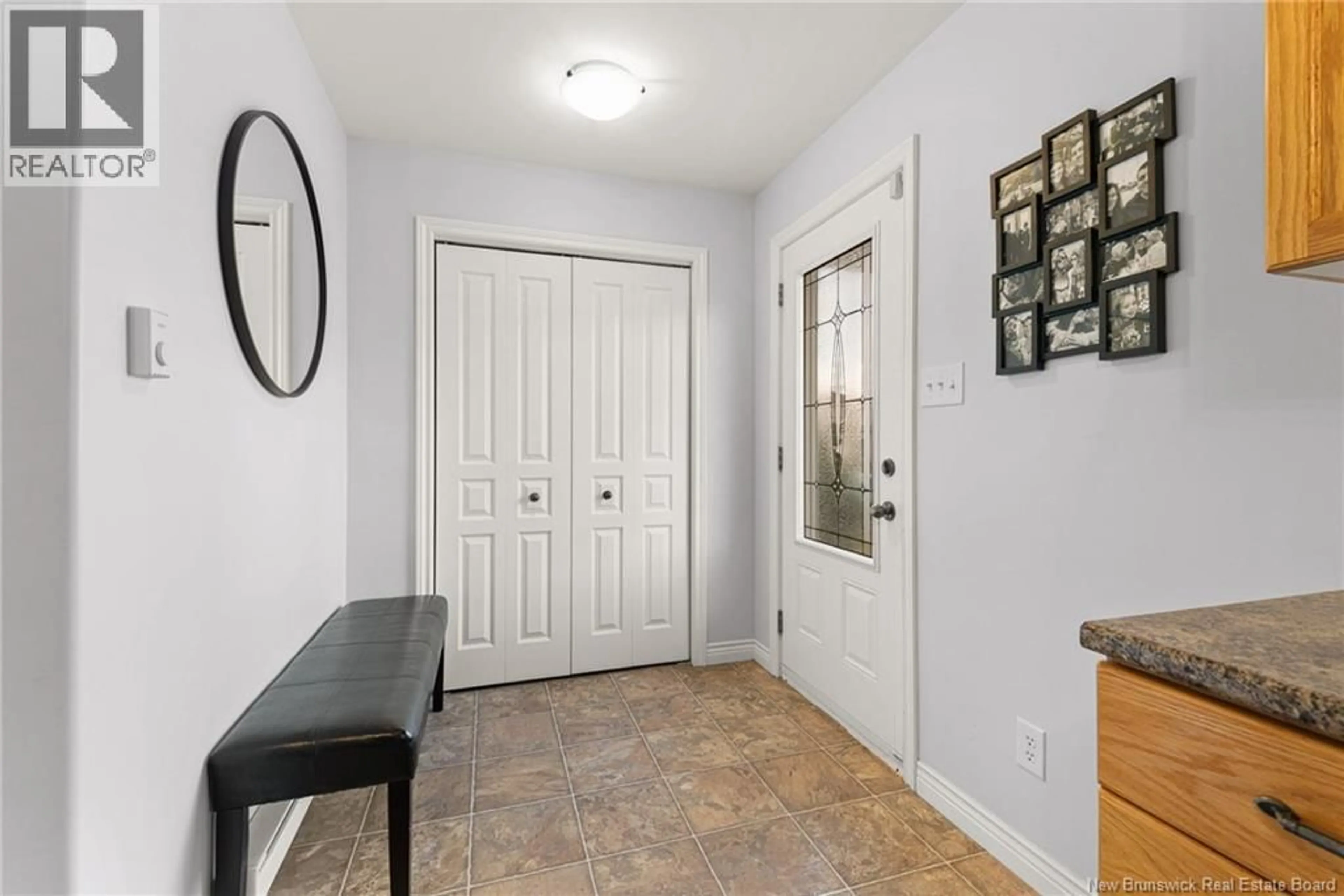 Indoor entryway for 137 DAMIEN, Dieppe New Brunswick E1A0G2