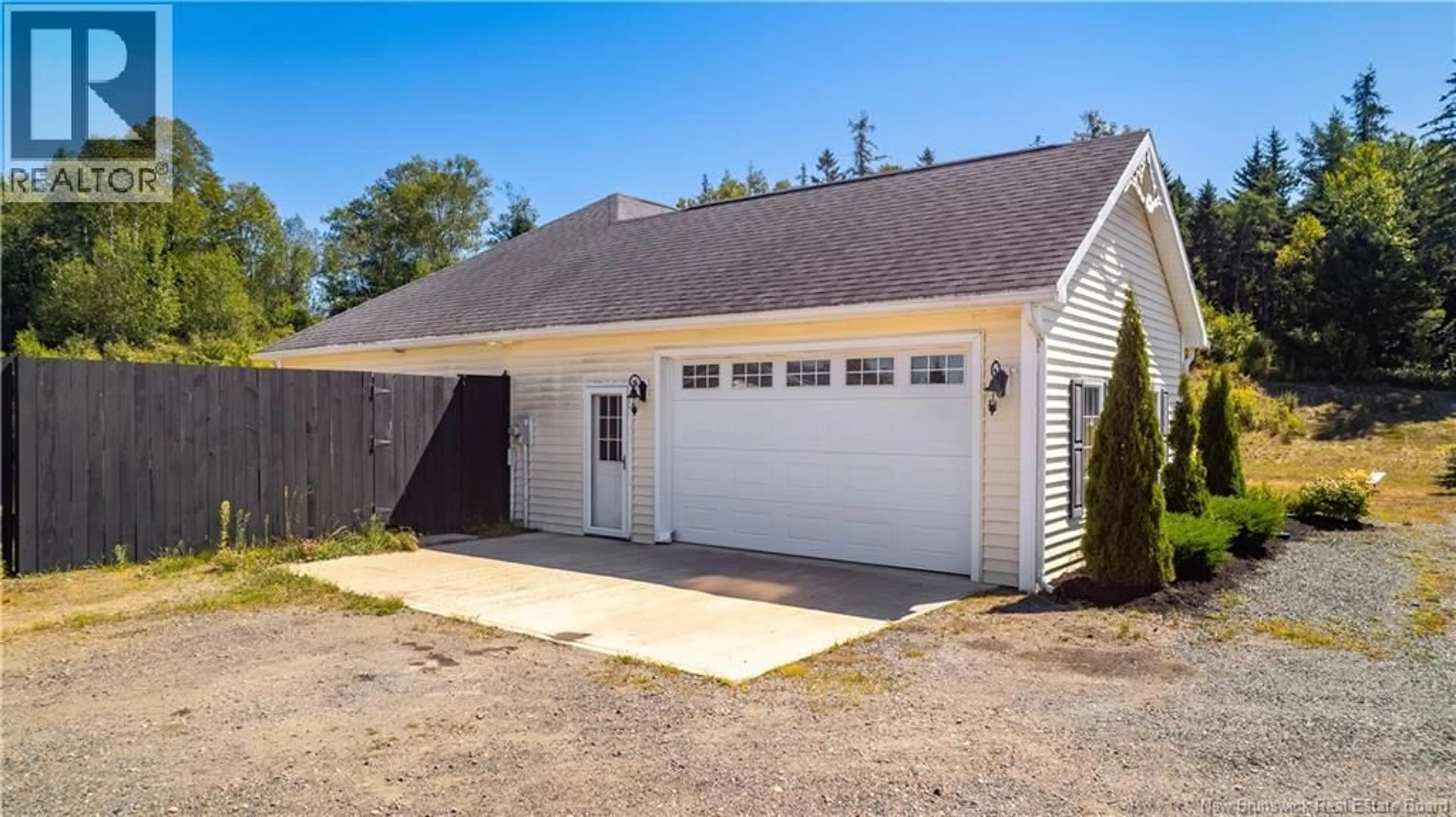 Indoor garage for 84 ROUTE 785, Pennfield New Brunswick E5H1V8