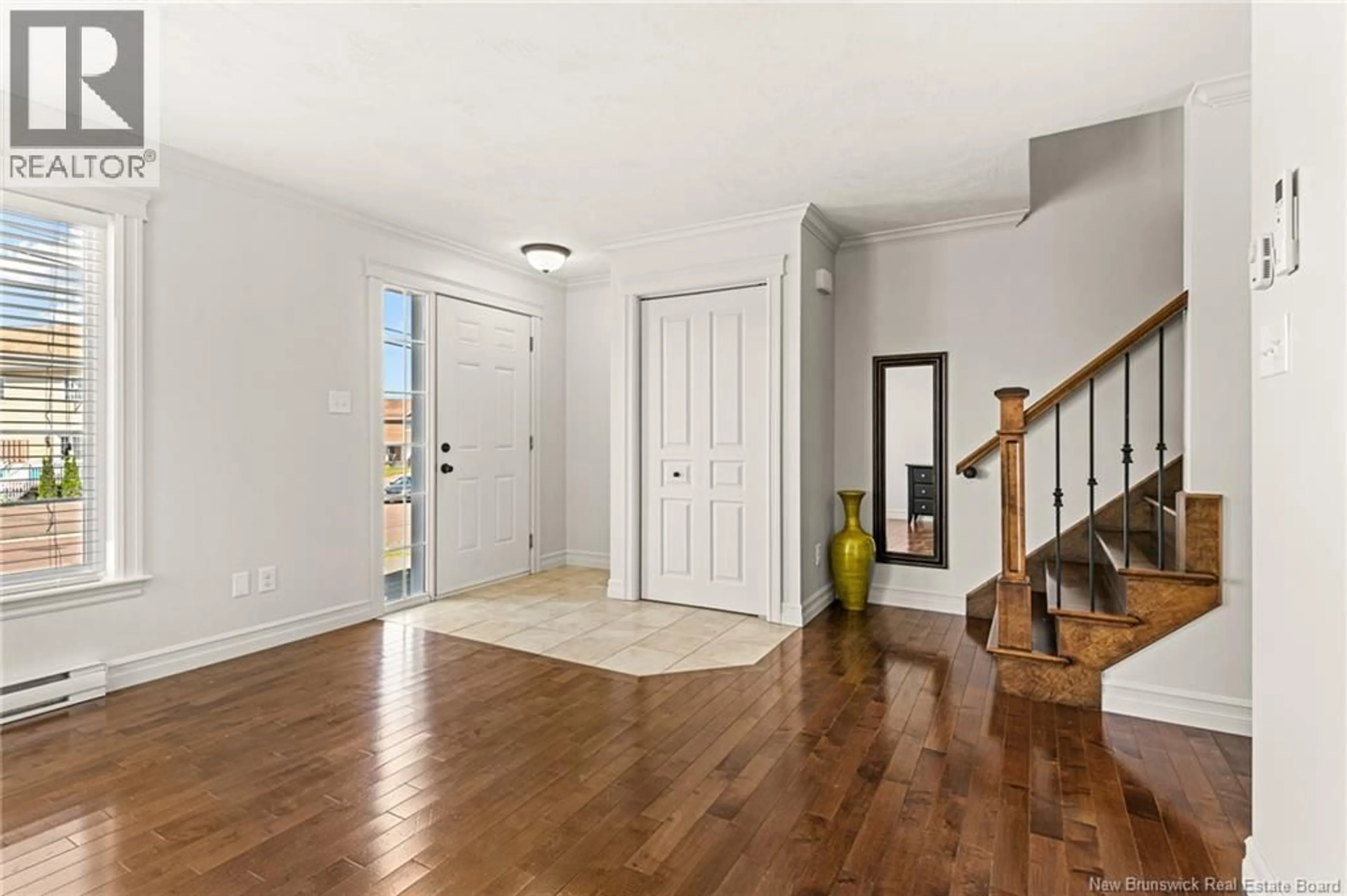 Indoor foyer for 24 LIONEL, Dieppe New Brunswick E1A8Z1