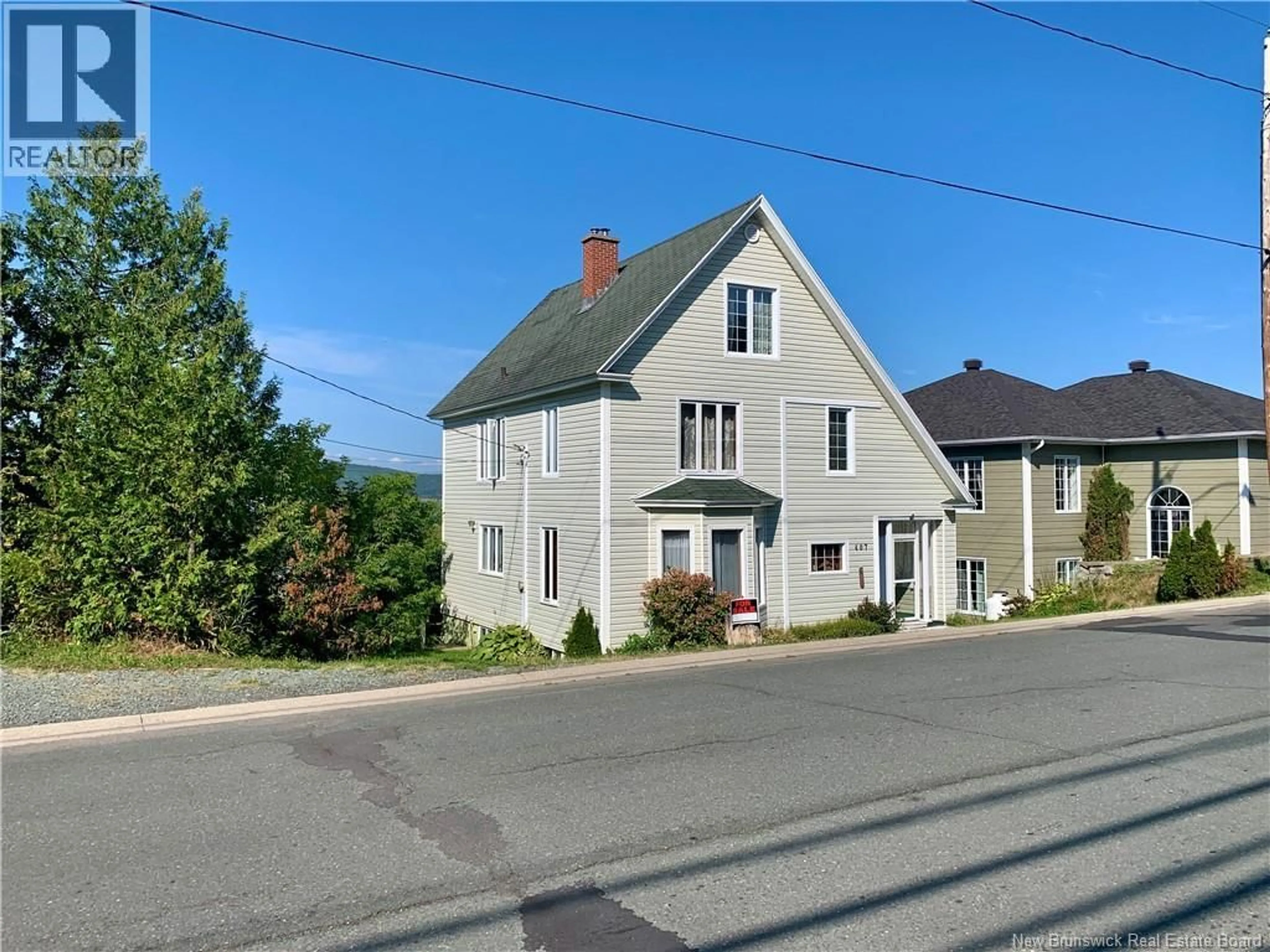 A pic from outside/outdoor area/front of a property/back of a property/a pic from drone, street for 407 VICTORIA, Dalhousie New Brunswick E8C2V1