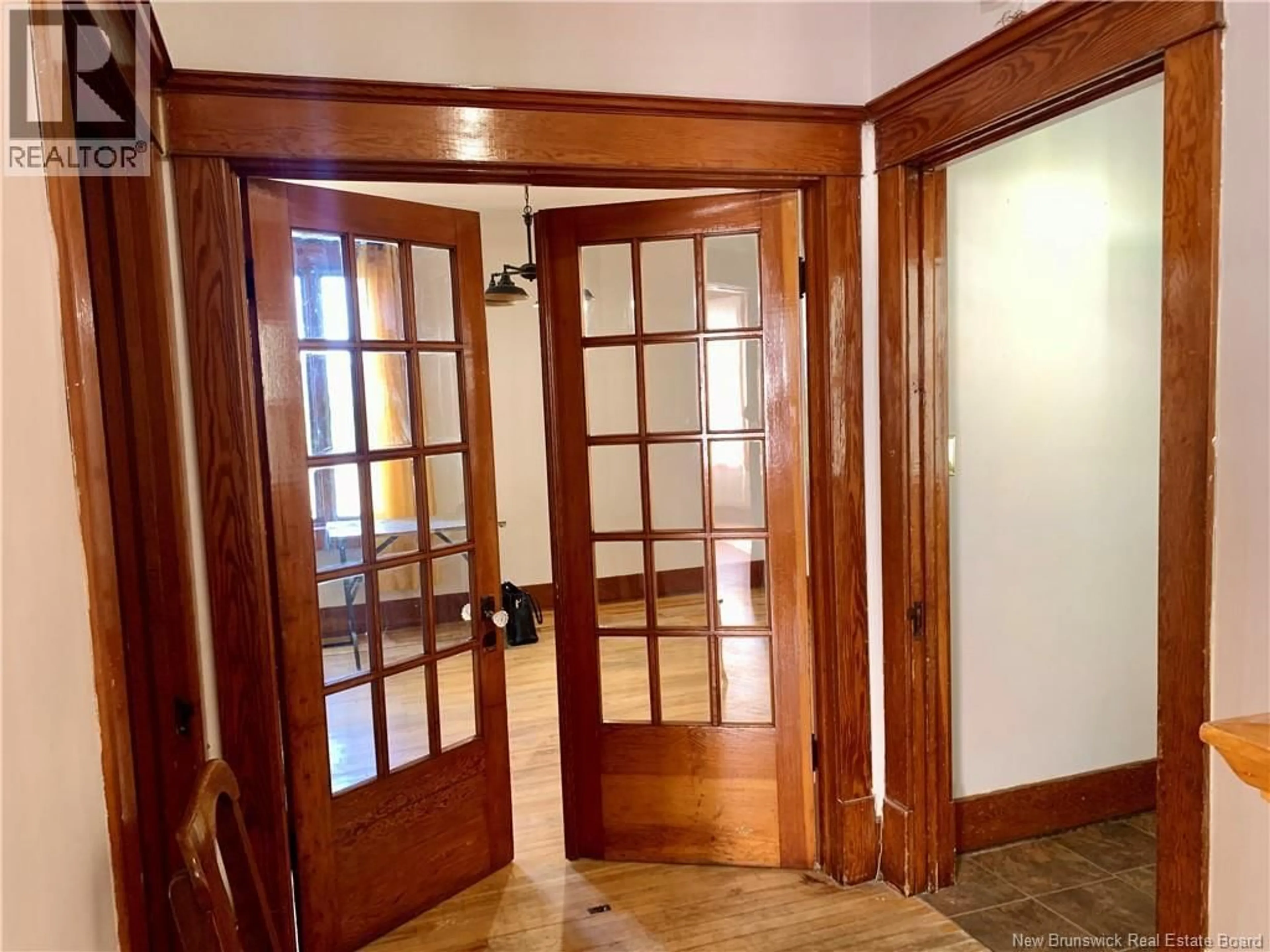 Indoor foyer for 407 VICTORIA, Dalhousie New Brunswick E8C2V1
