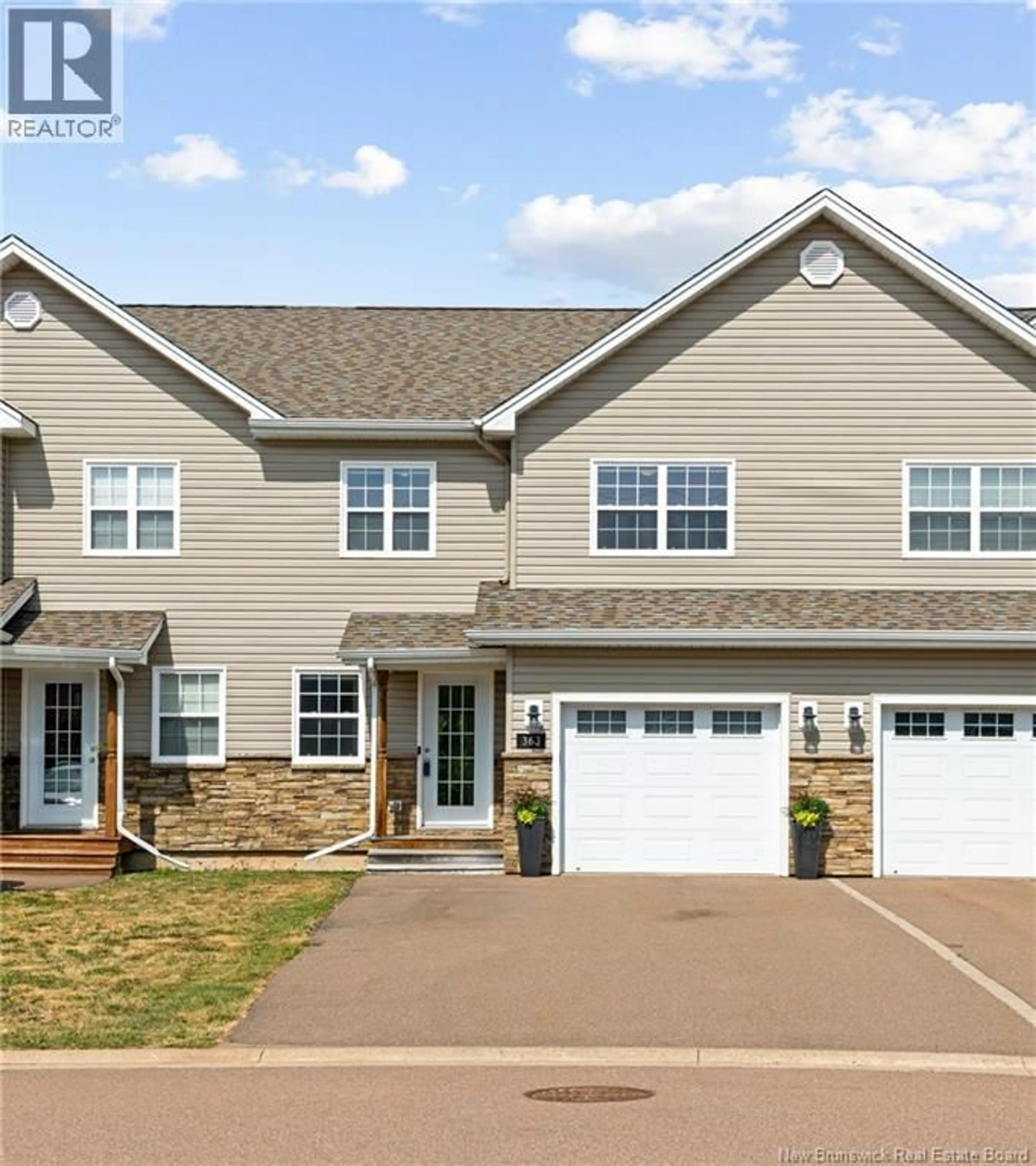 Home with vinyl exterior material, unknown for 363 DOLBEAU, Dieppe New Brunswick E1A9P9