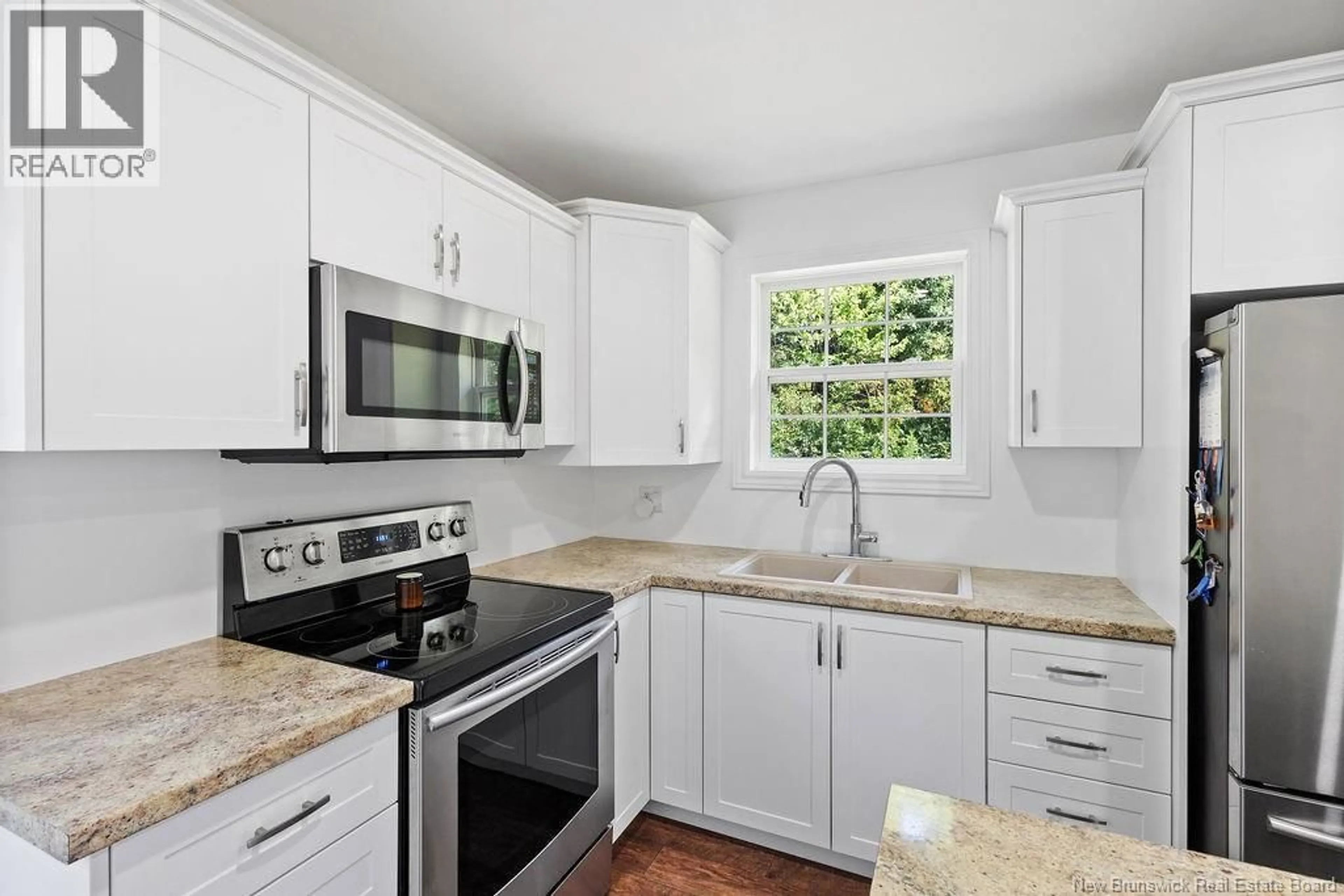 Standard kitchen, ceramic/tile floor for 31 FLETT CRESCENT, Strathadam New Brunswick E1V4H7