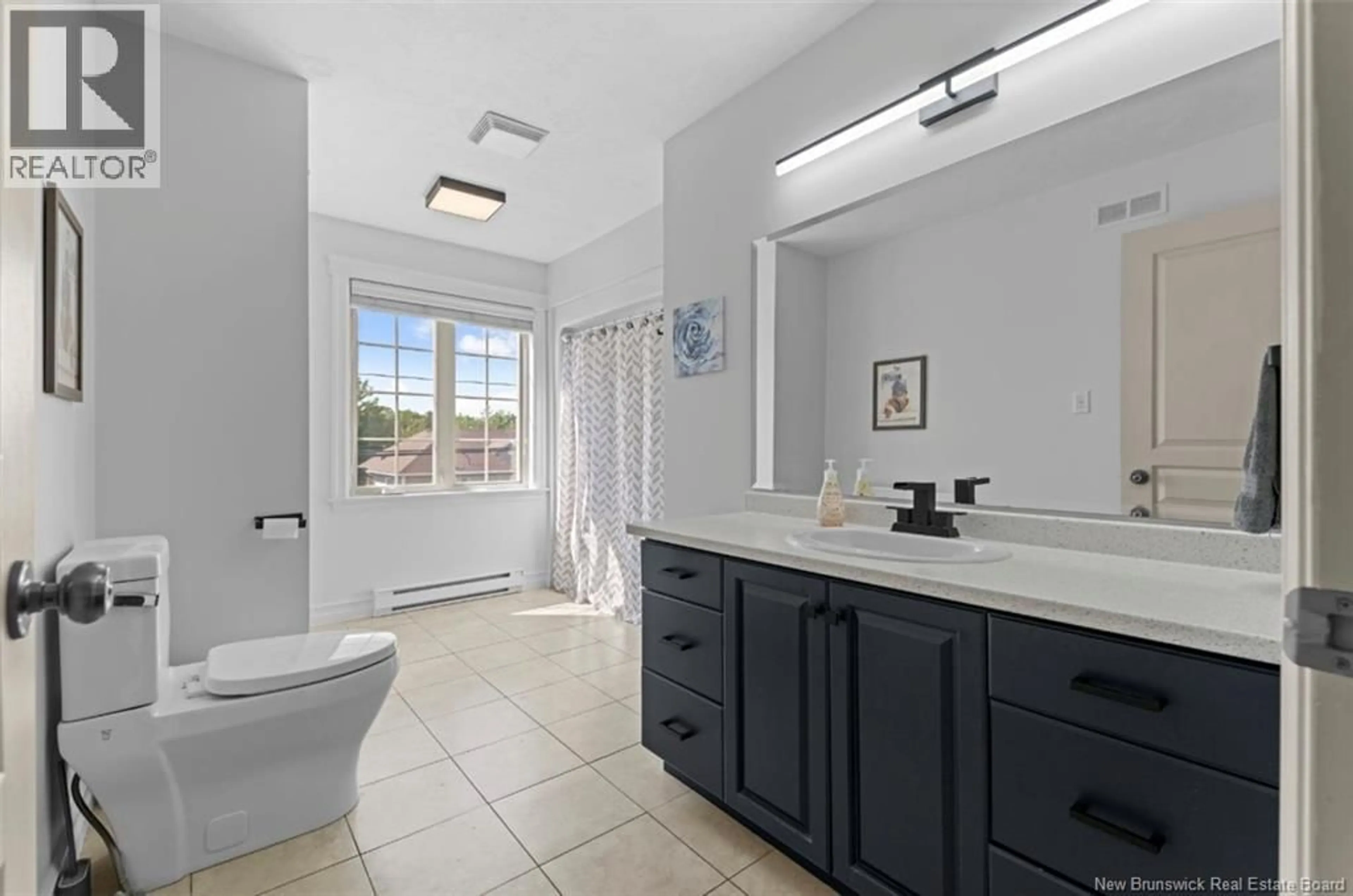 Contemporary bathroom, ceramic/tile floor for 41 CAMILLE STREET, Dieppe New Brunswick E1A0R5