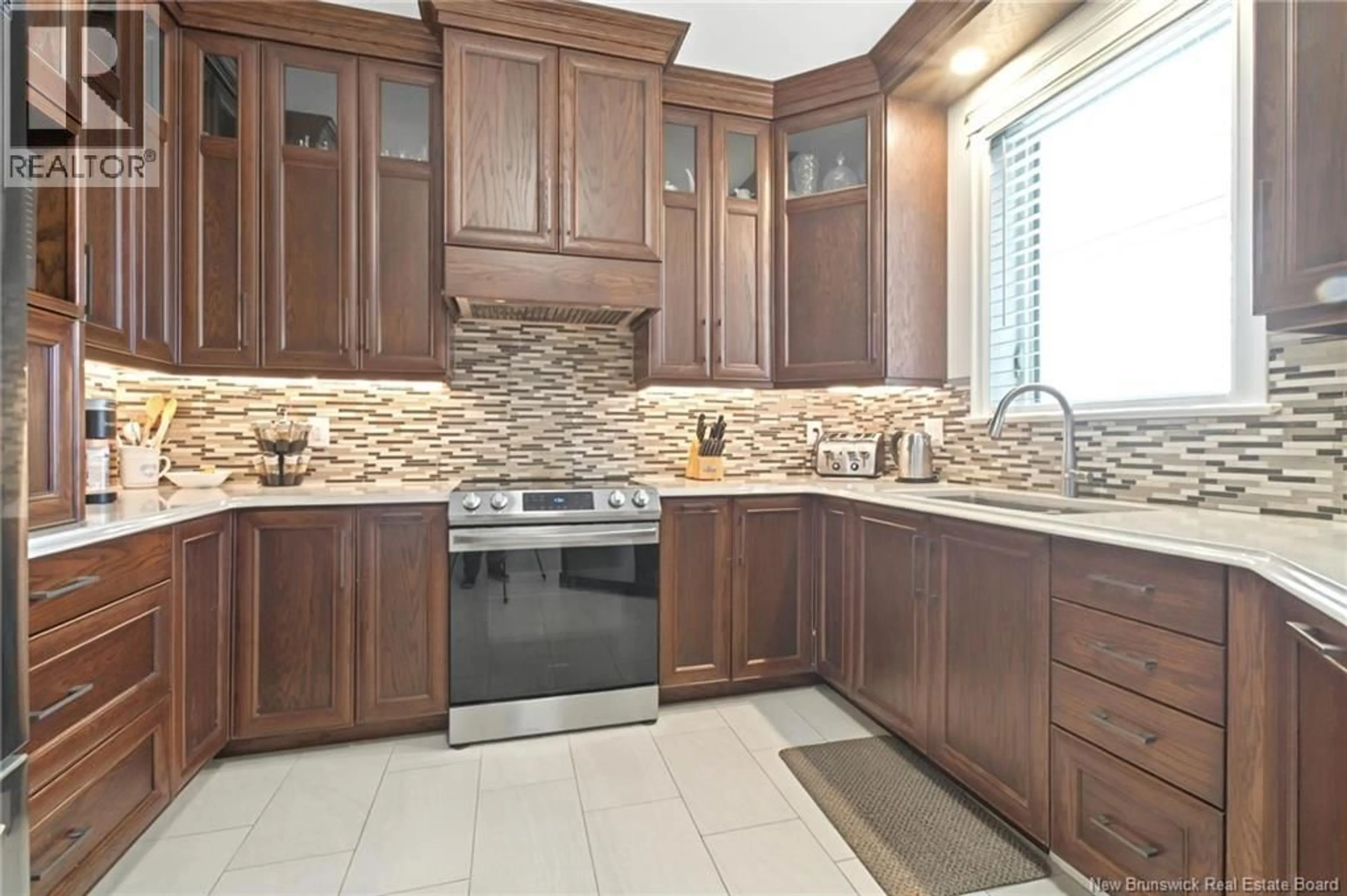 Contemporary kitchen, ceramic/tile floor for 47 LOUIS-ARTHUR COURT, Dieppe New Brunswick E1A9M5