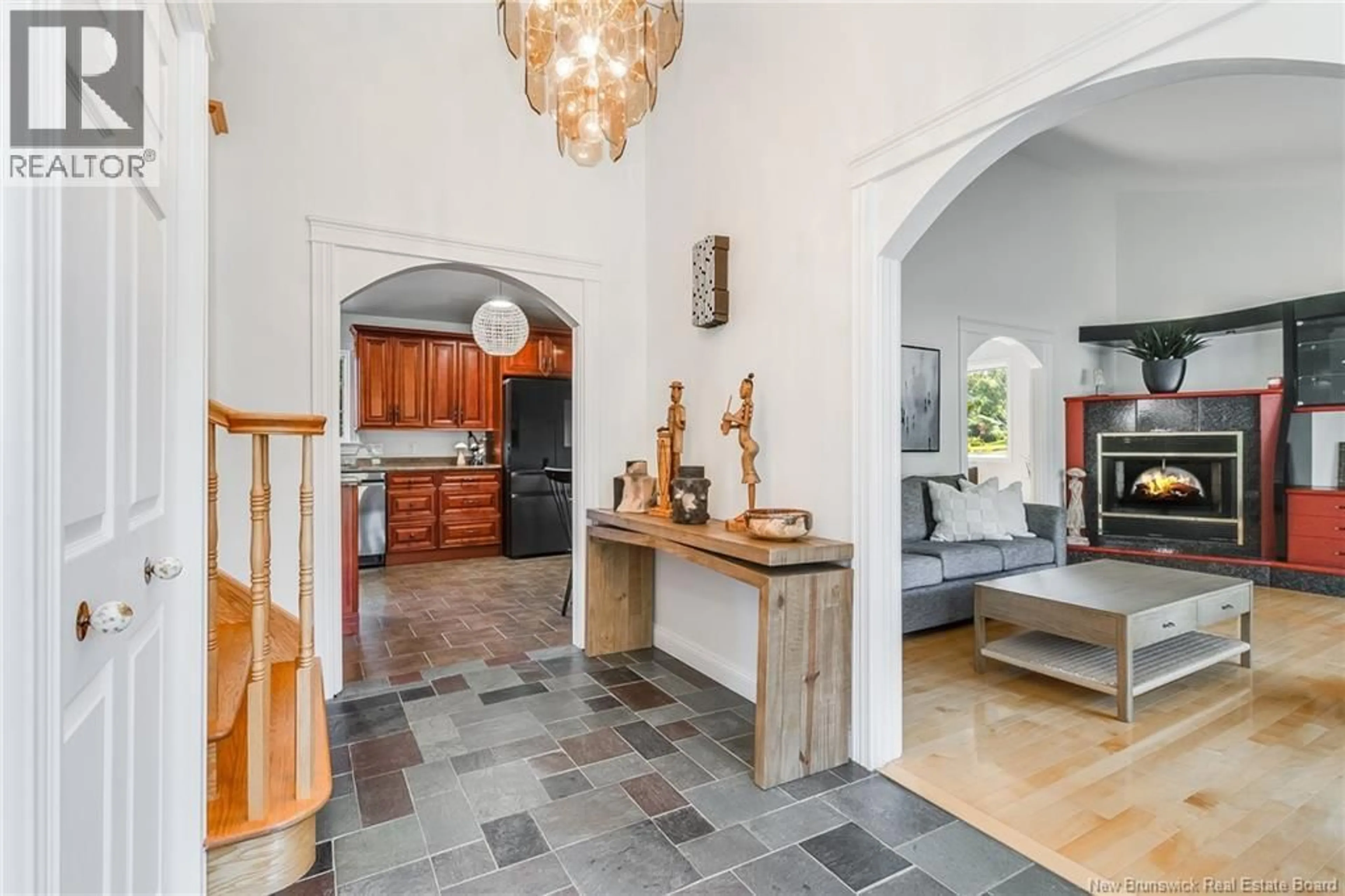 Indoor entryway for 2 WOOD STREET, Oromocto New Brunswick E2V2H7