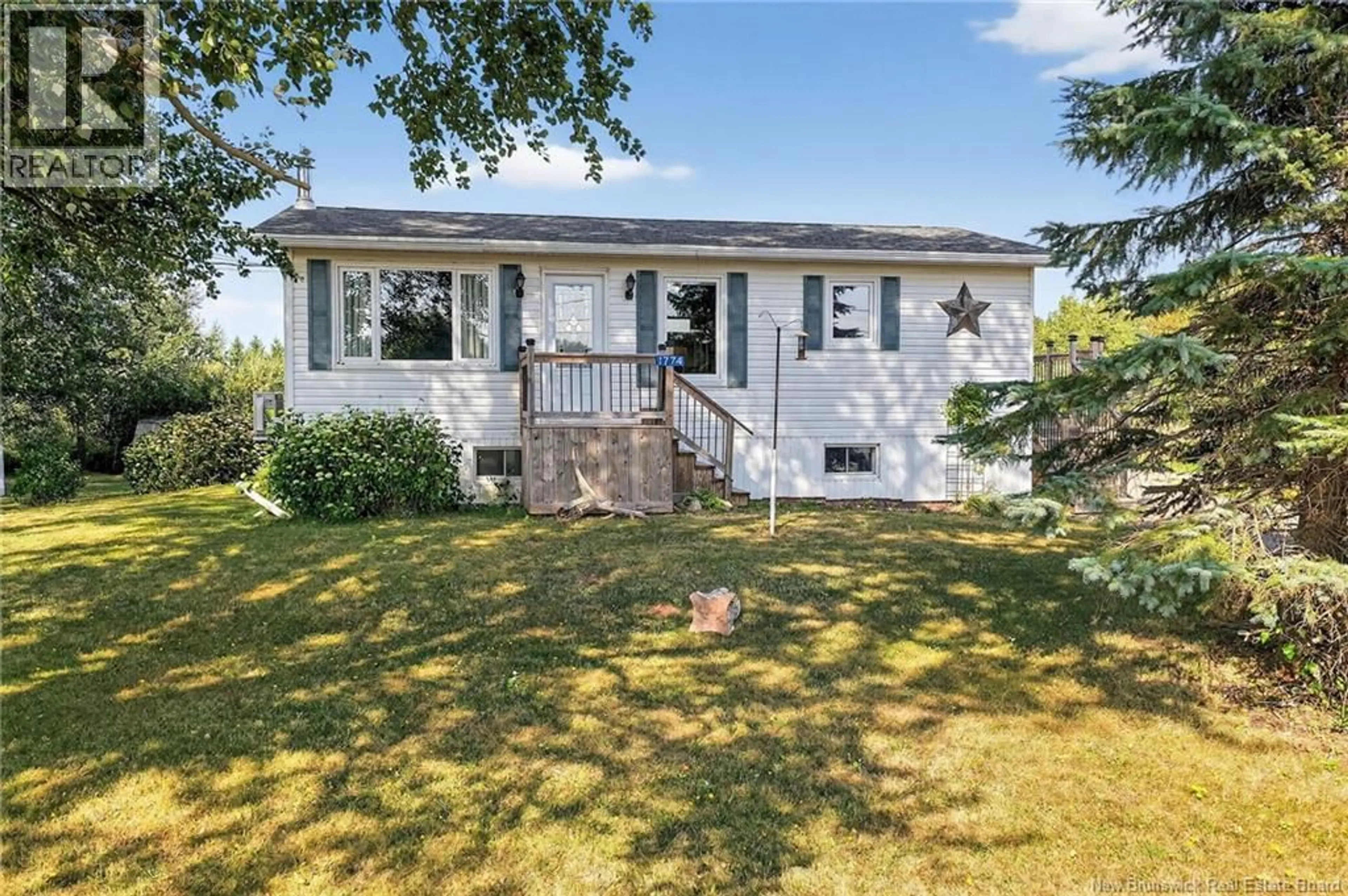 Home with vinyl exterior material, street for 1774 ROUTE 950, Cap-Pelé New Brunswick E4N2Z8