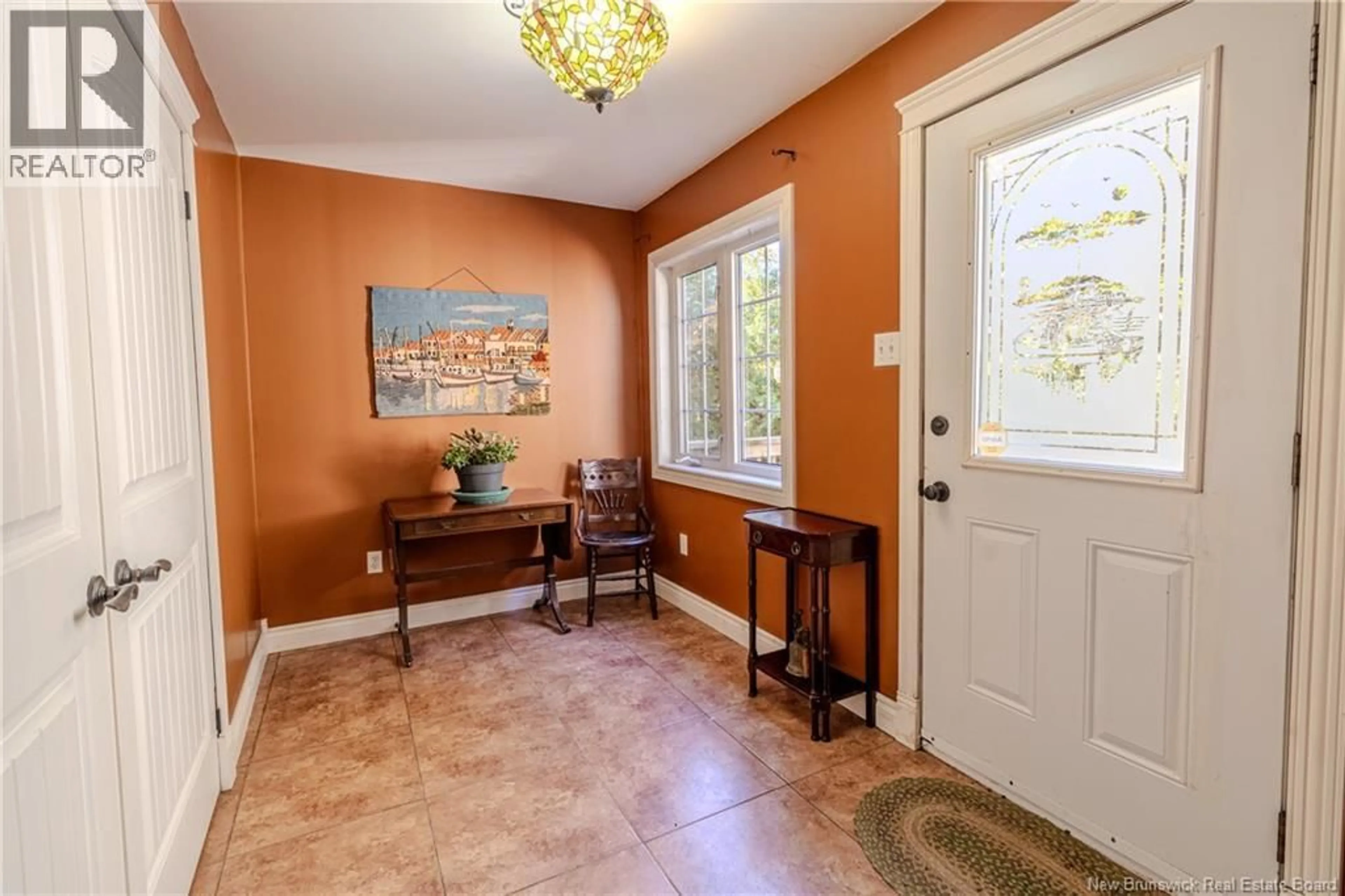 Indoor entryway for 52 PETTINGILL ROAD, Quispamsis New Brunswick E2E3R7
