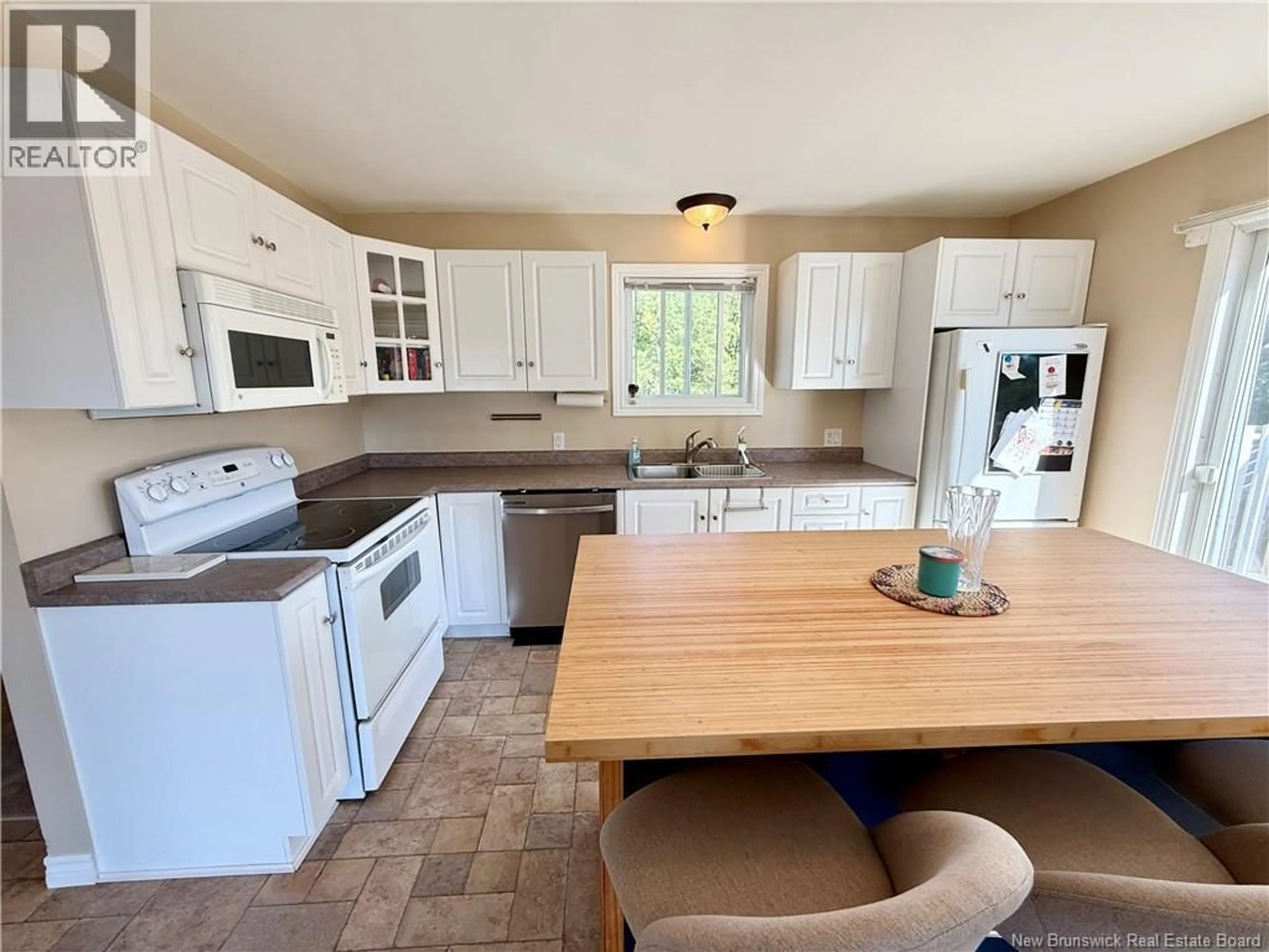 Standard kitchen, unknown for 1342 NICHOLAS DENYS, Saint-Laurent New Brunswick E8K3E2