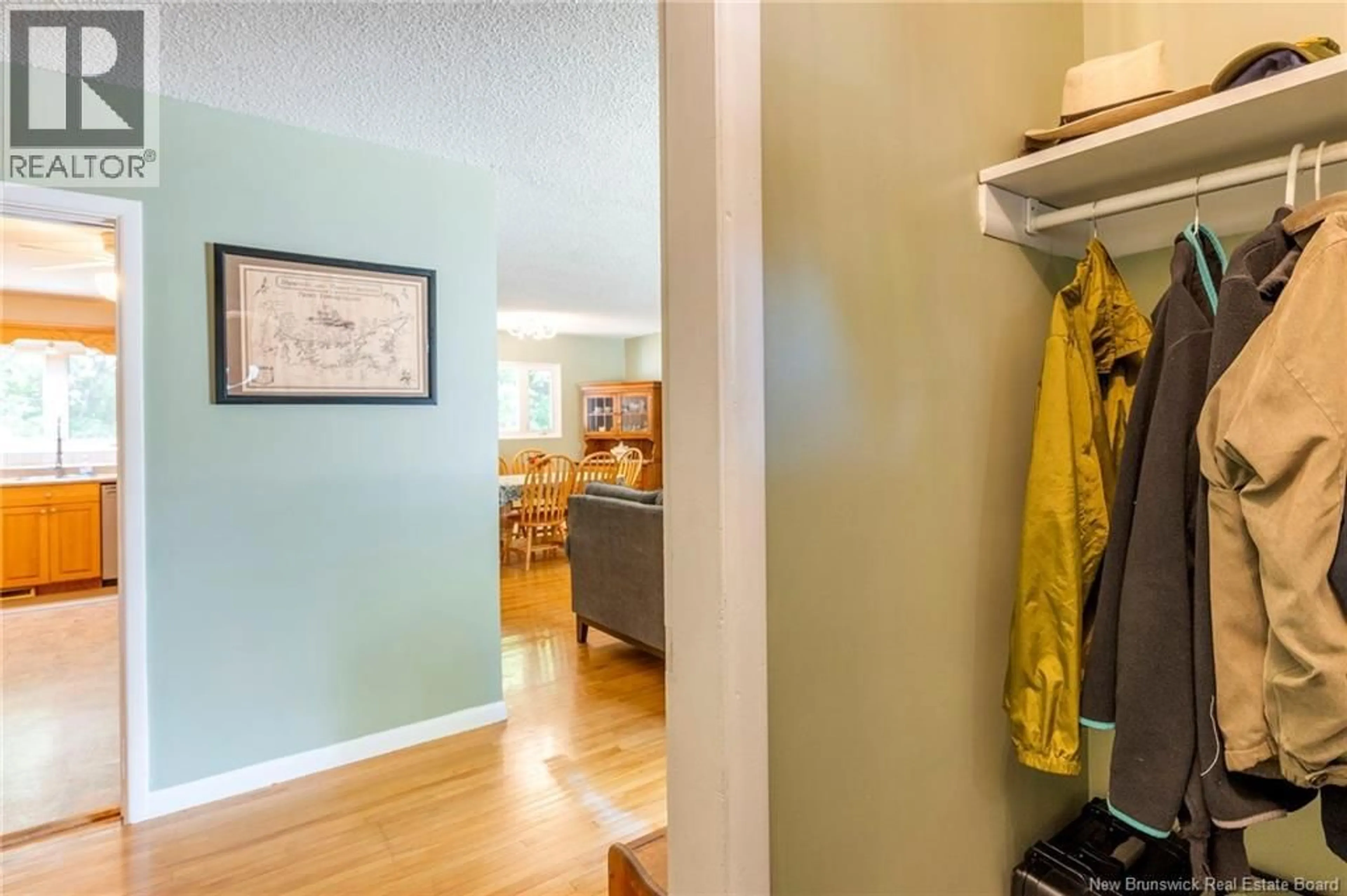 Indoor entryway for 91 ALLISON, Moncton New Brunswick E1E2T7