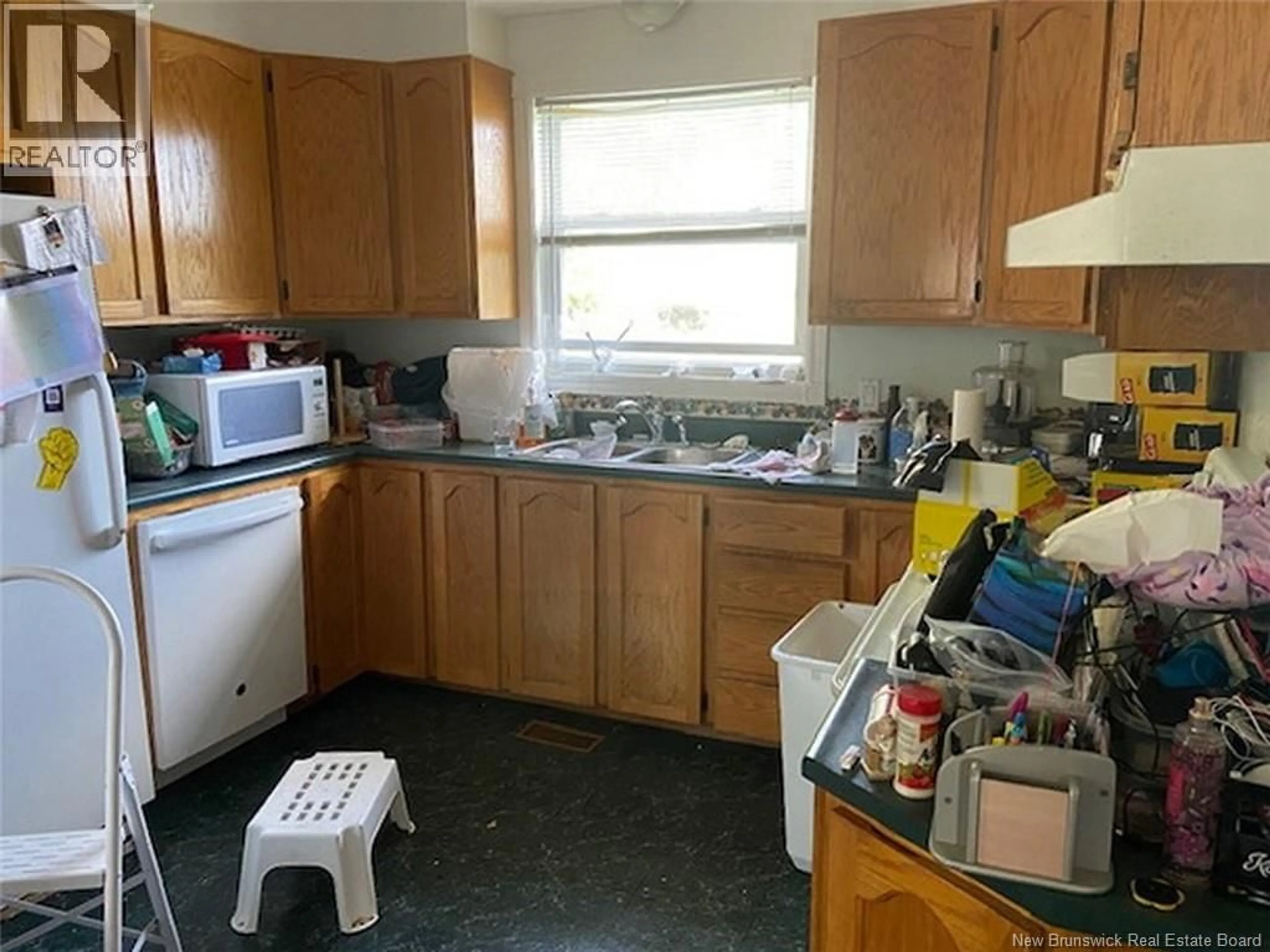 Standard kitchen, unknown for 5 NARCISSE-BEAULIEU AVENUE, Edmundston New Brunswick E3V1N5