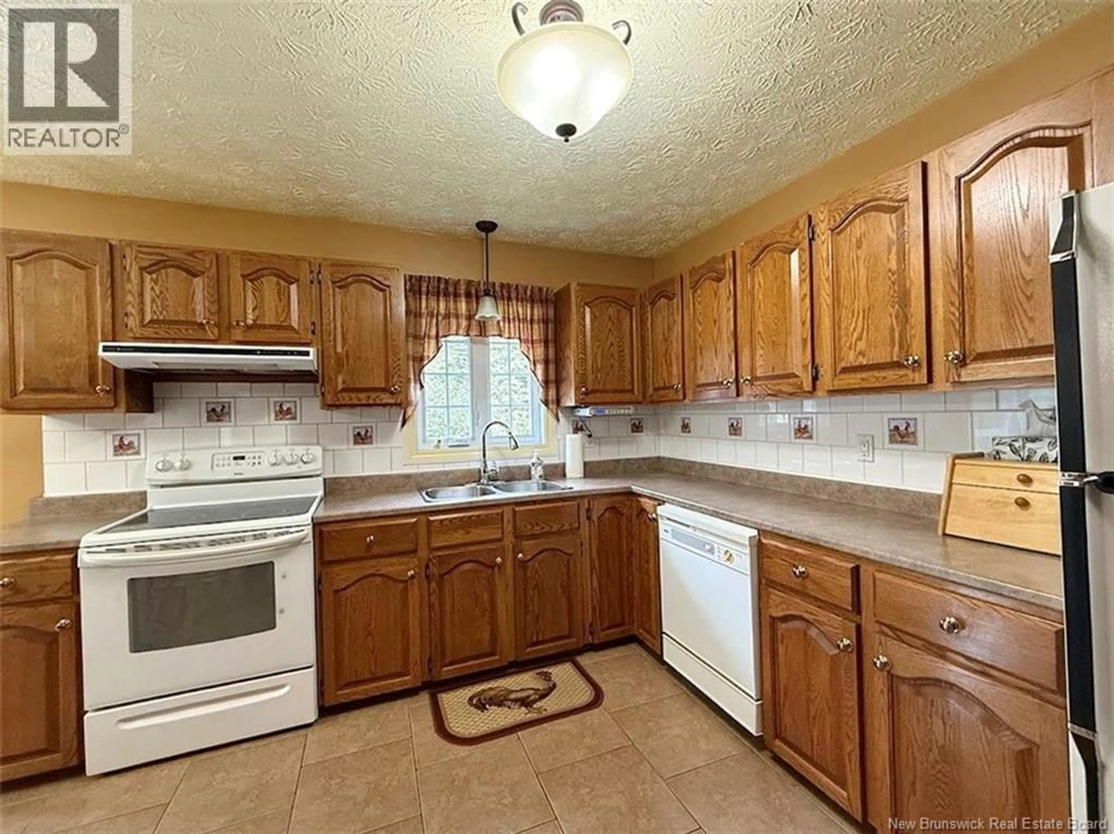 Standard kitchen, ceramic/tile floor for 2799 ROUTE 120 ROAD, St-Hilaire New Brunswick E3V4T7