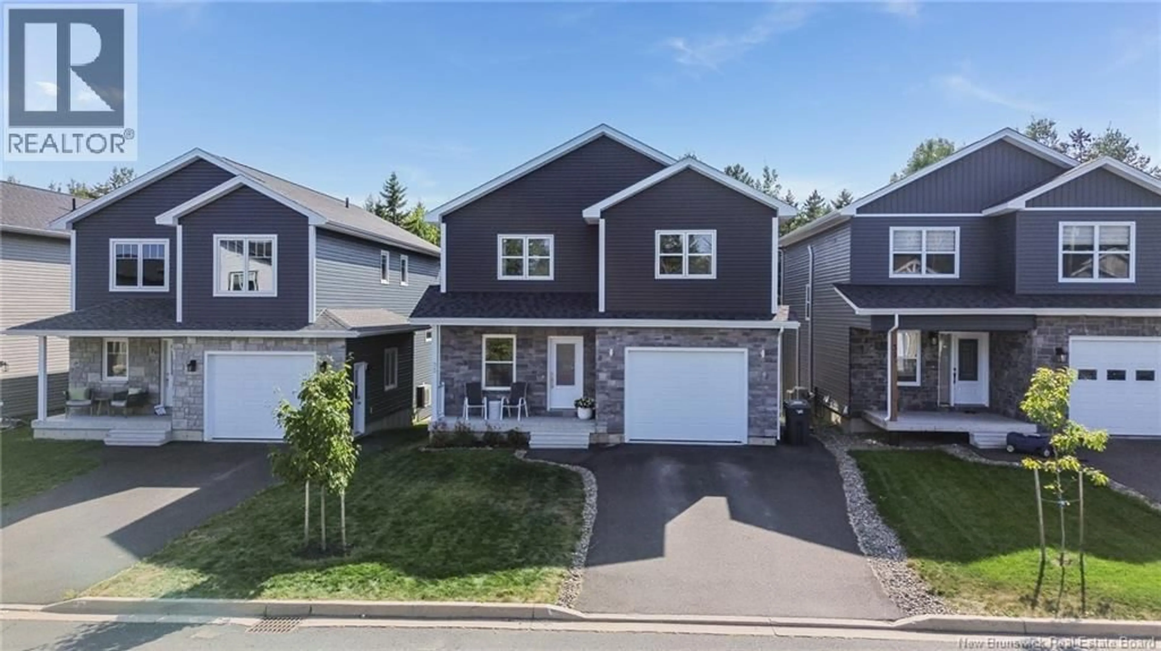 Home with vinyl exterior material, street for 33 WEAVERS WAY, Fredericton New Brunswick E3A3P8
