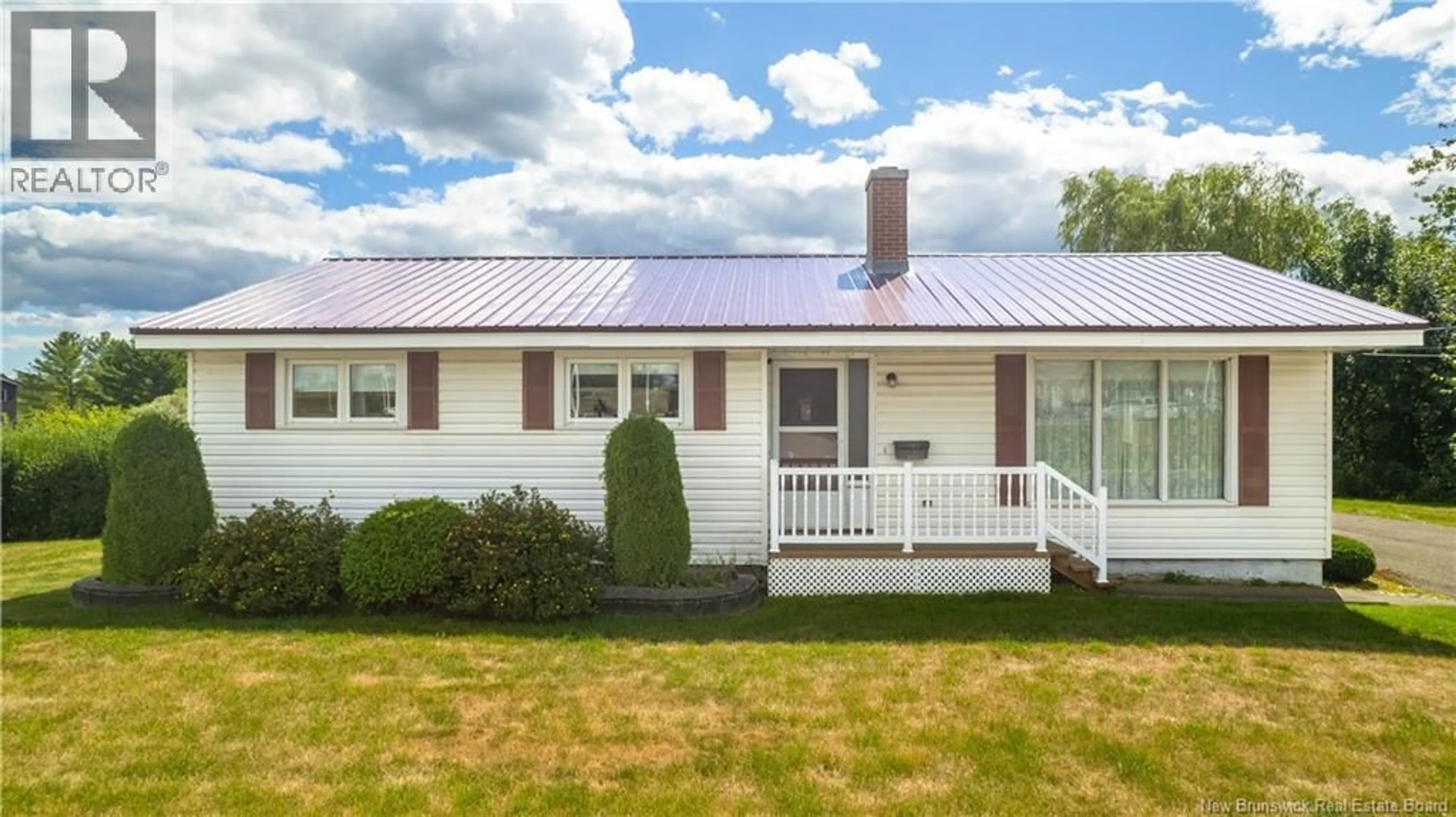Home with vinyl exterior material, building for 10 170 ROUTE ROUTE, St. Stephen New Brunswick E3L2Y8