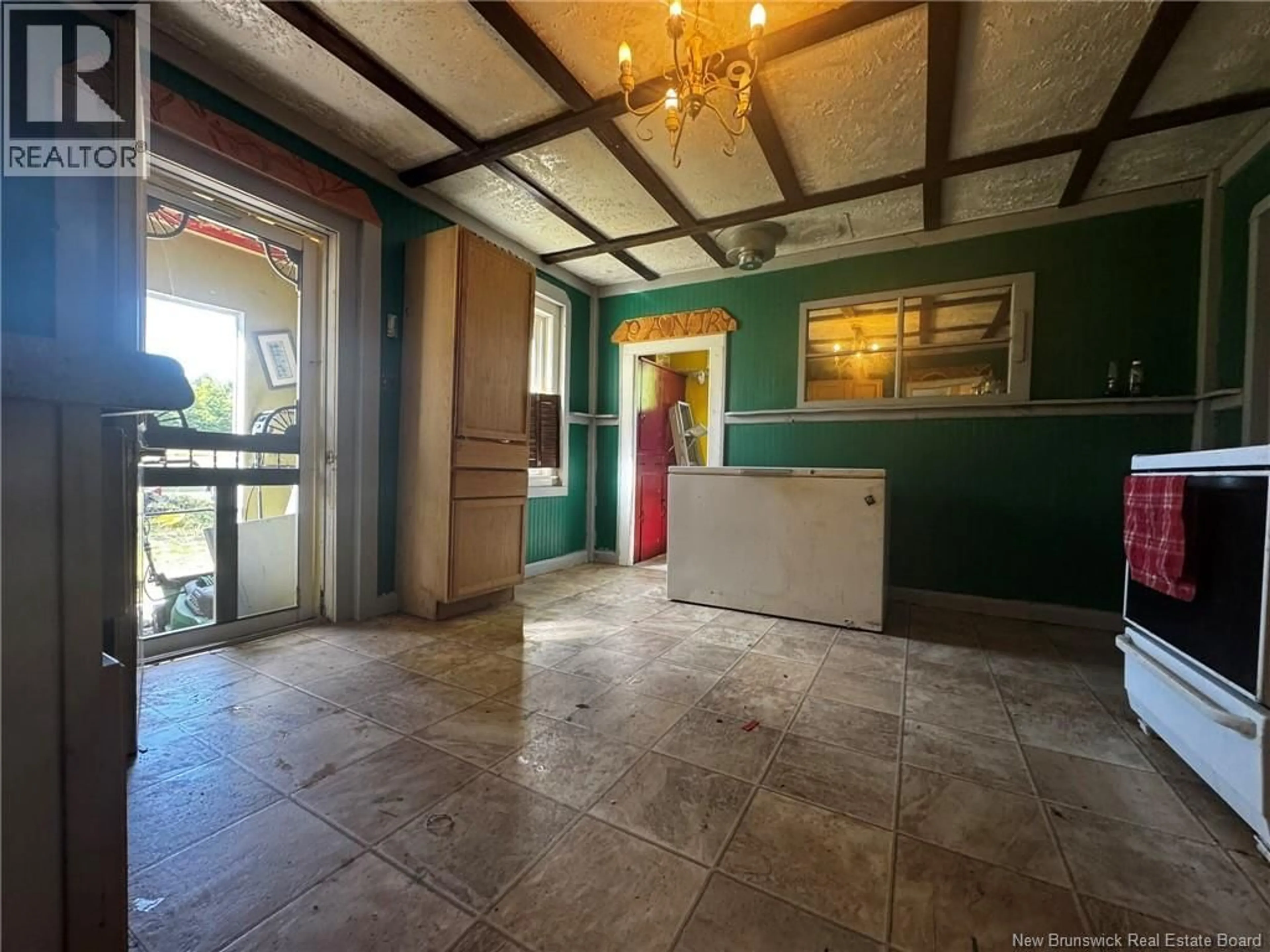 Indoor foyer for 266 SEMIWAGON ROAD, Barnaby New Brunswick E1N6E5