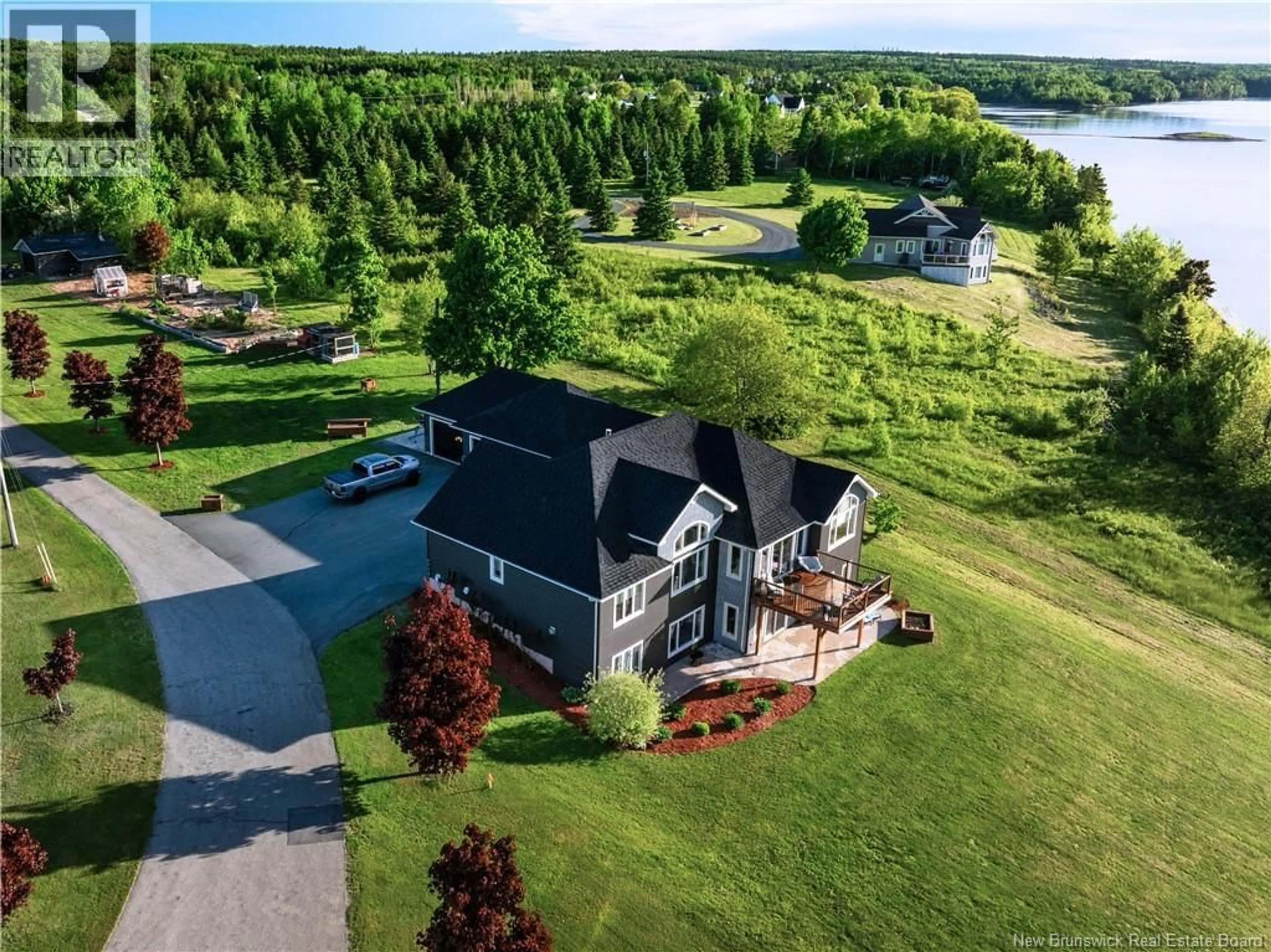 A pic from outside/outdoor area/front of a property/back of a property/a pic from drone, unknown for 2784 KING GEORGE HIGHWAY, Miramichi New Brunswick E1V6Z5