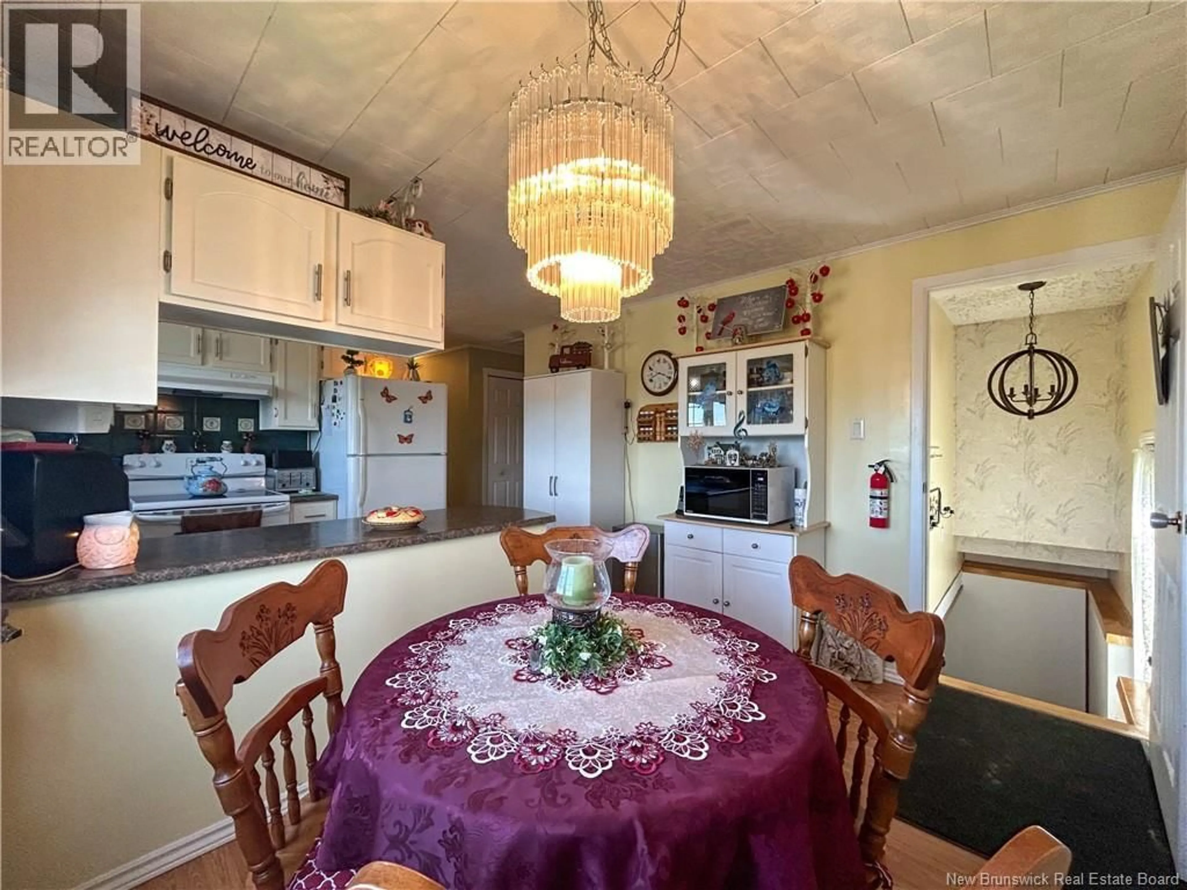 Dining room, ceramic/tile floor for 320 BELLEVUE STREET, Atholville New Brunswick E3N4E7