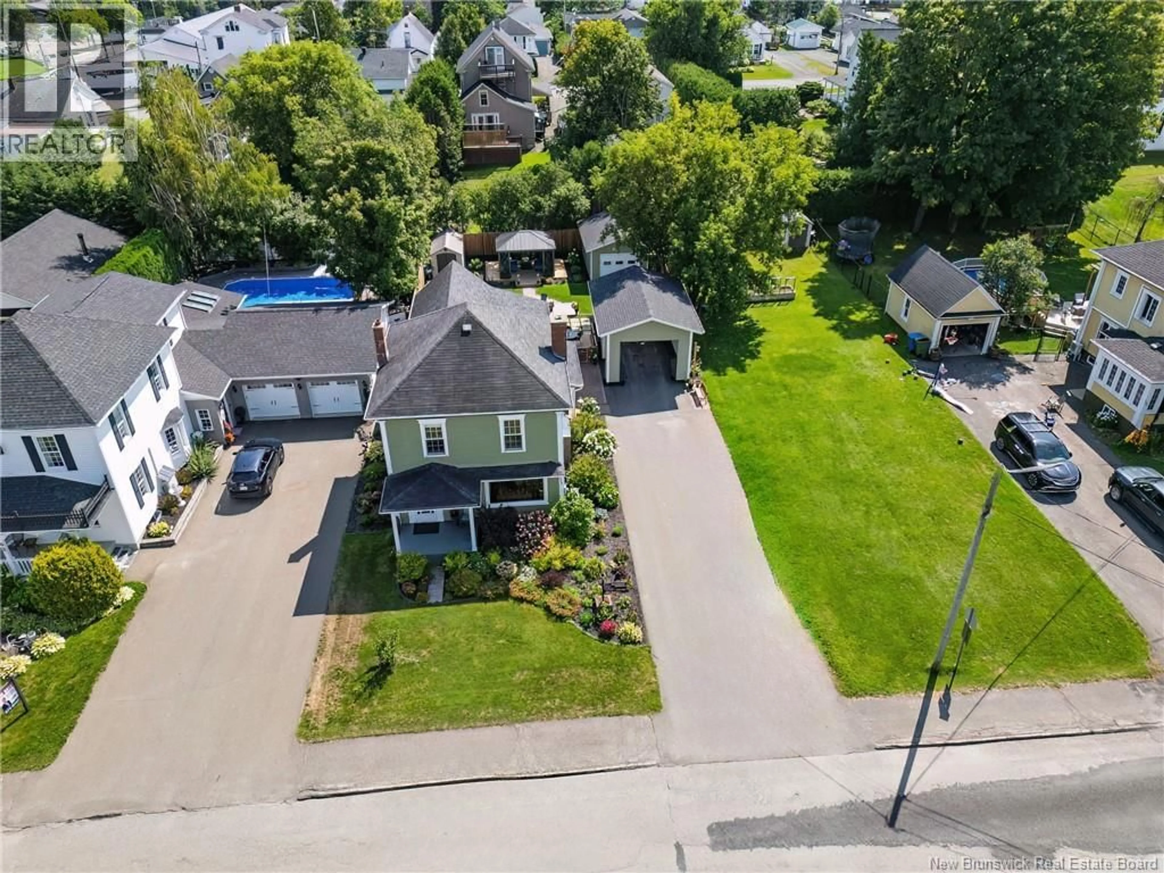 A pic from outside/outdoor area/front of a property/back of a property/a pic from drone, street for 173 SHERIFF STREET, Grand-Sault/Grand Falls New Brunswick E3Z2Z8
