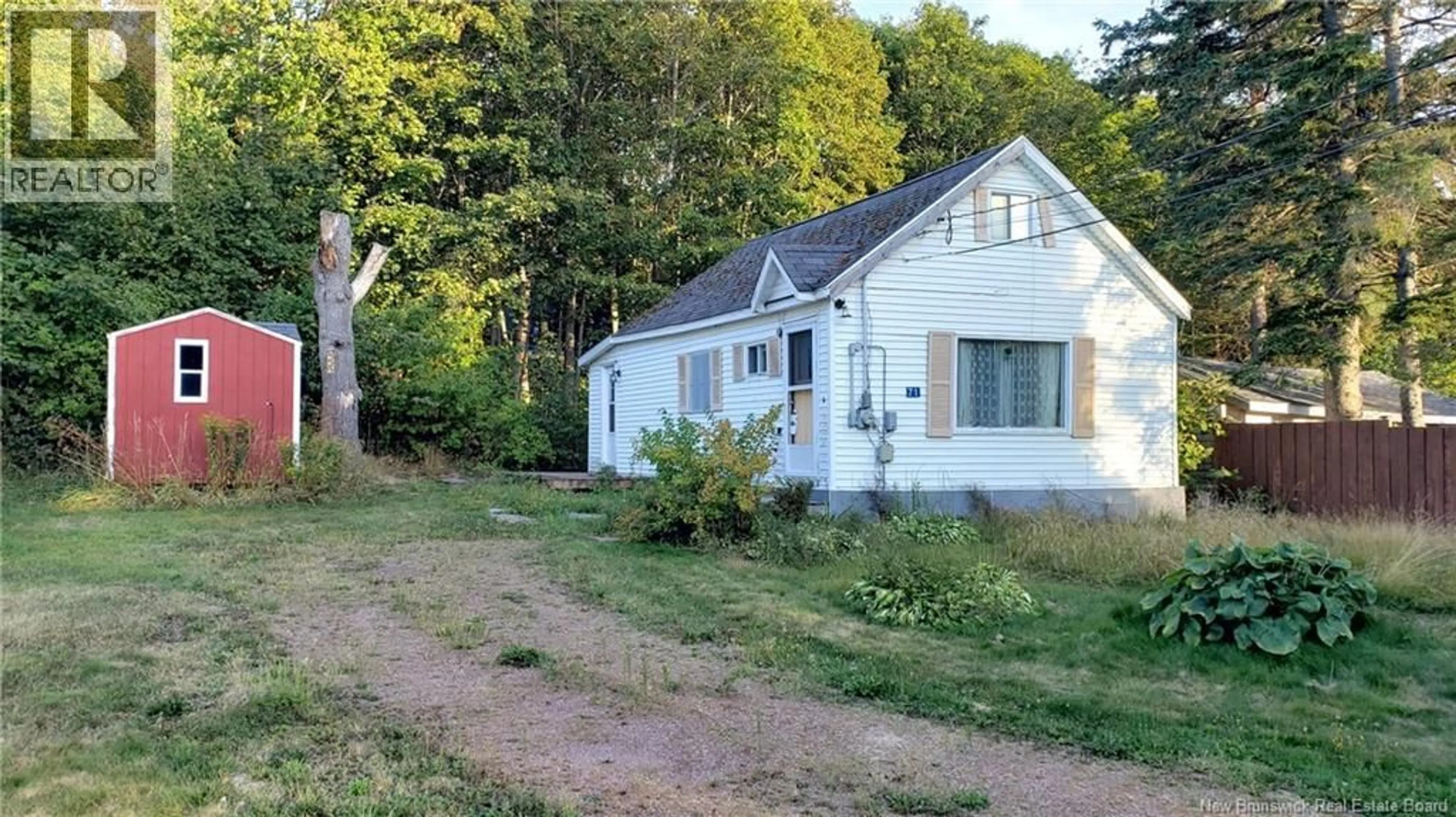 A pic from outside/outdoor area/front of a property/back of a property/a pic from drone, street for 71 SQUIRE STREET, Sackville New Brunswick E4L4L4