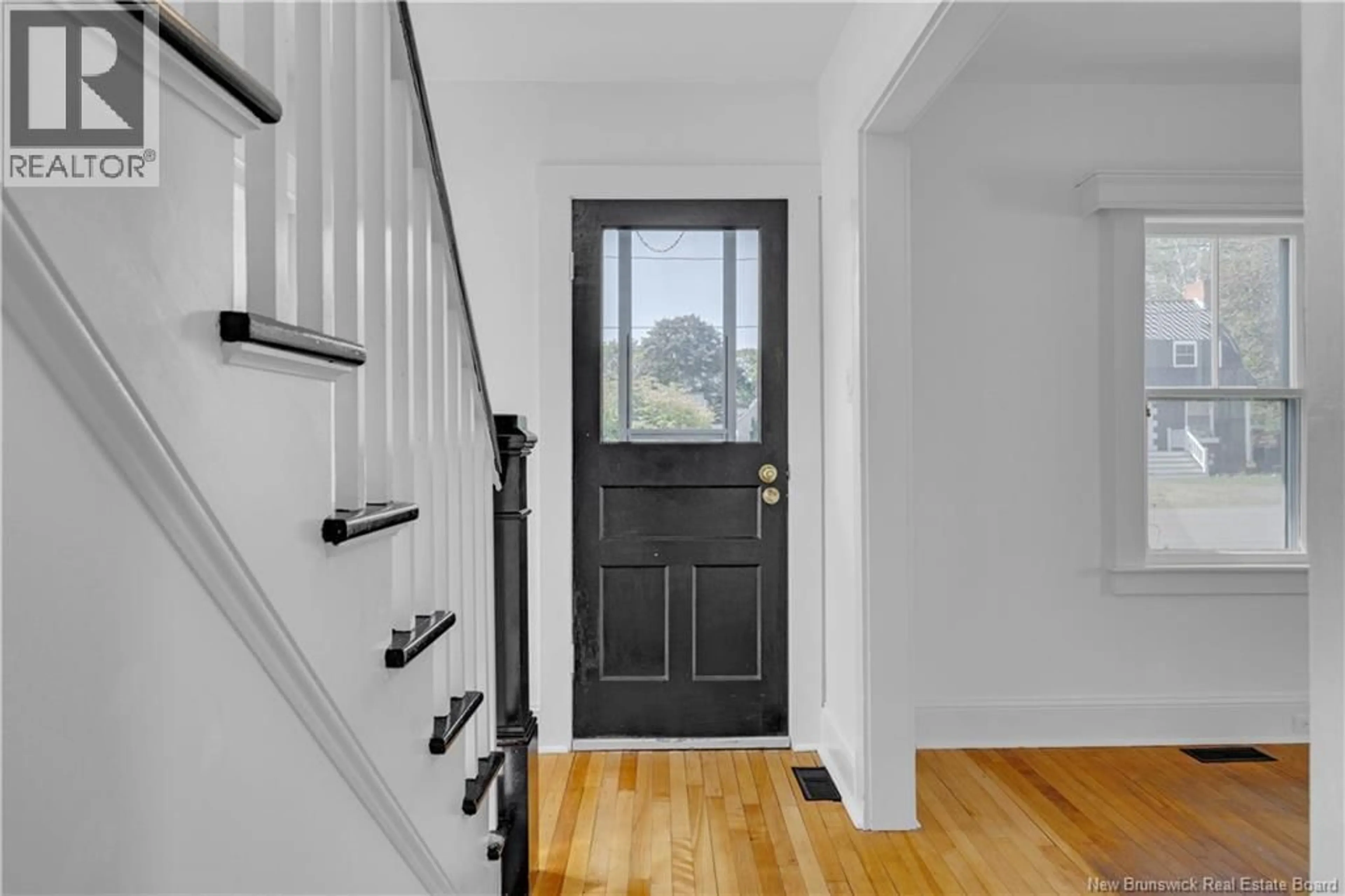 Indoor entryway for 322 PARR STREET, Saint Andrews New Brunswick E5B1M6