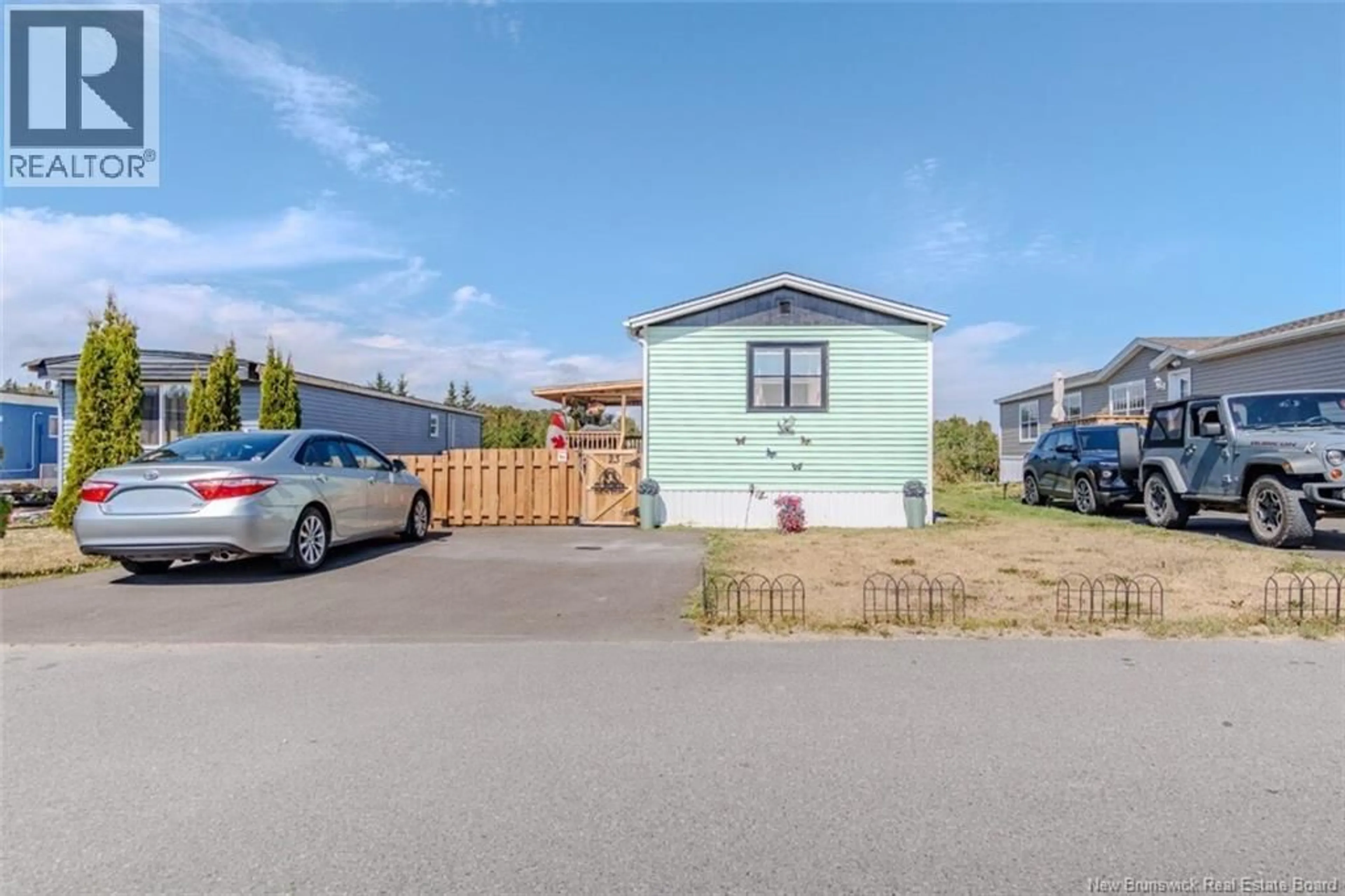 A pic from outside/outdoor area/front of a property/back of a property/a pic from drone, street for 23 SUSAN DRIVE, Saint John New Brunswick E2N1P3