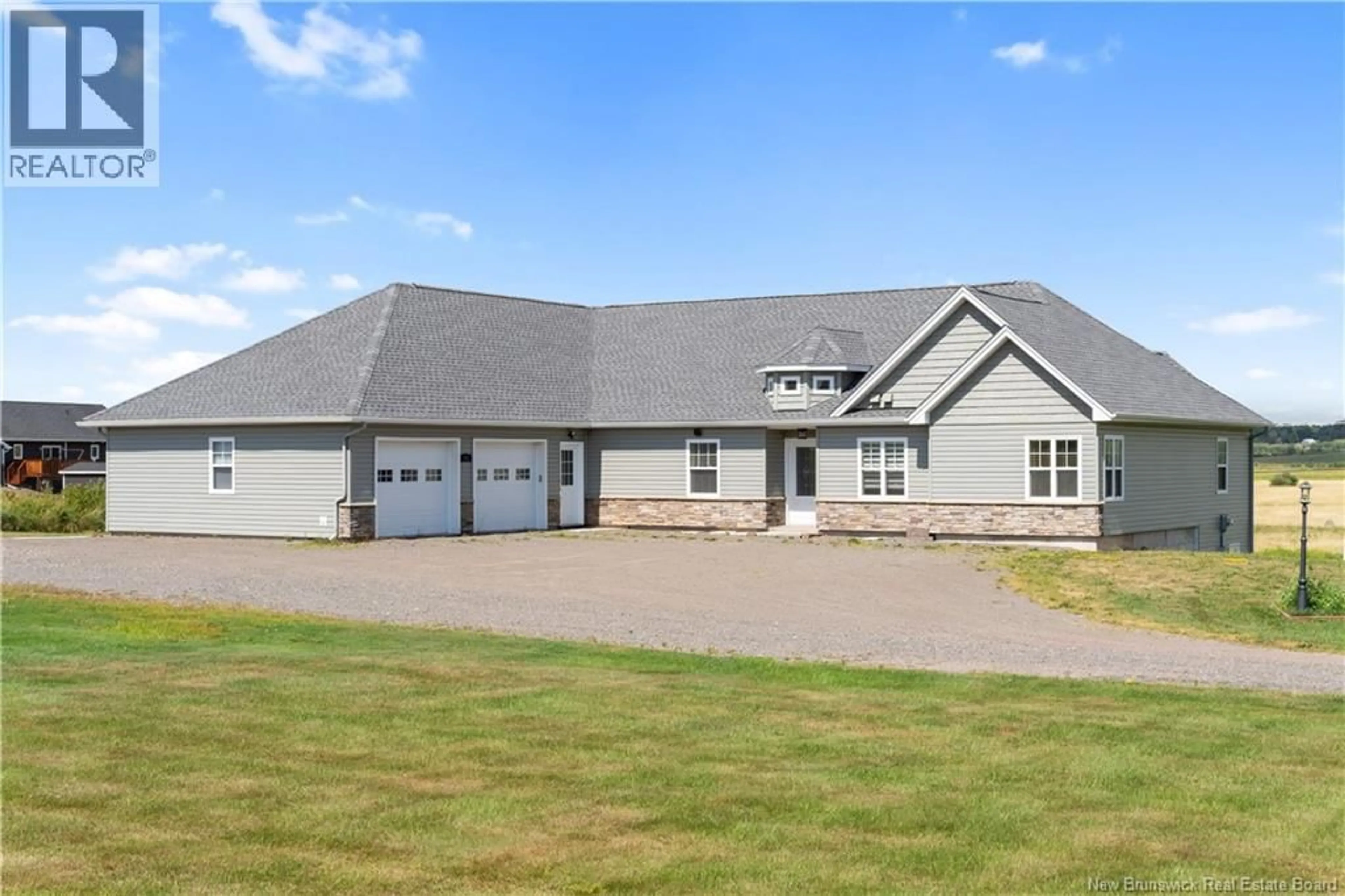 Home with vinyl exterior material, building for 10 BUNKER HILL DRIVE, Upper Coverdale New Brunswick E1J0C2