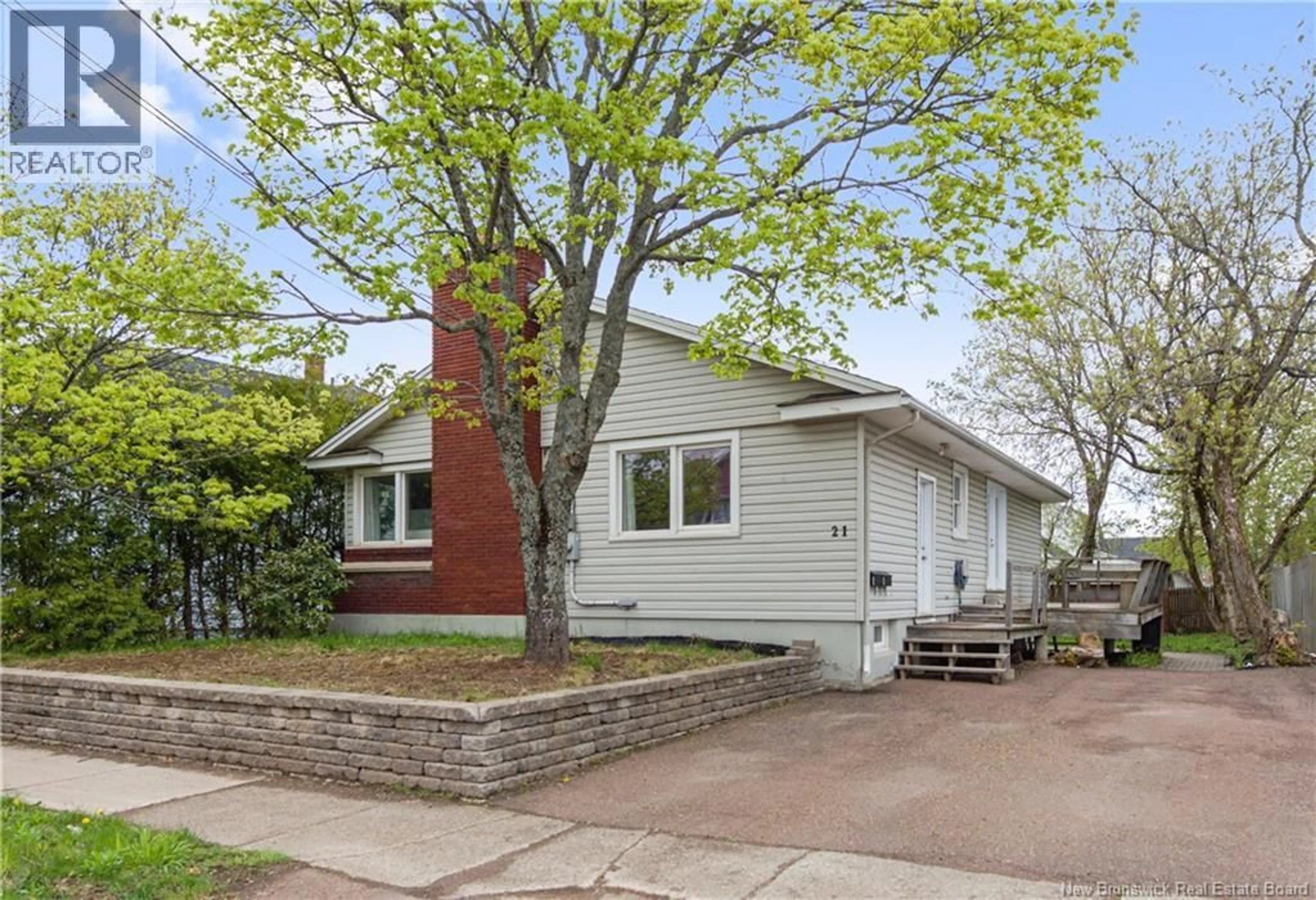 Home with vinyl exterior material, street for 21 READE STREET, Moncton New Brunswick E1C6S1