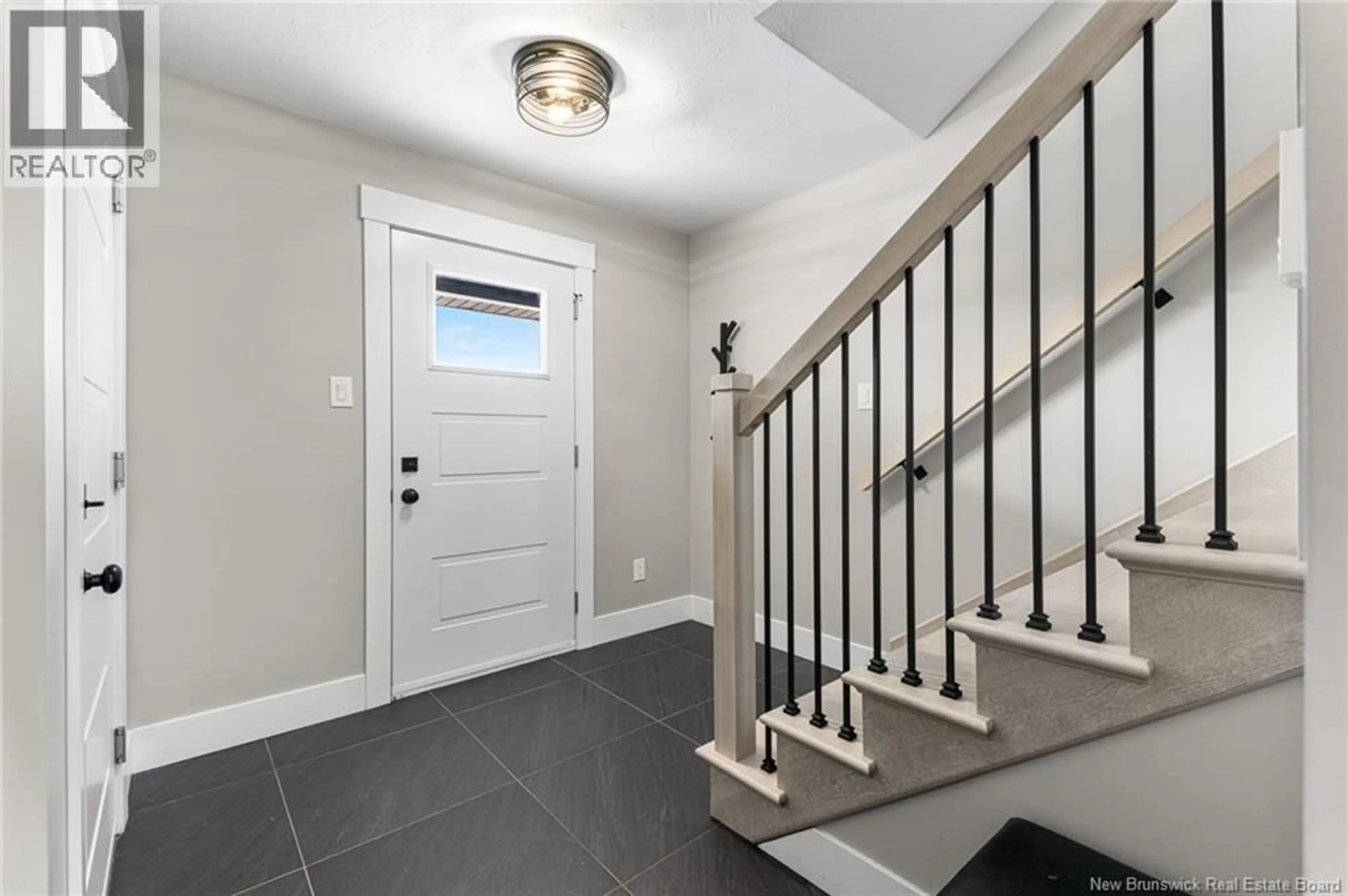 Indoor entryway for 29 DELTA, Dieppe New Brunswick E2A7L9