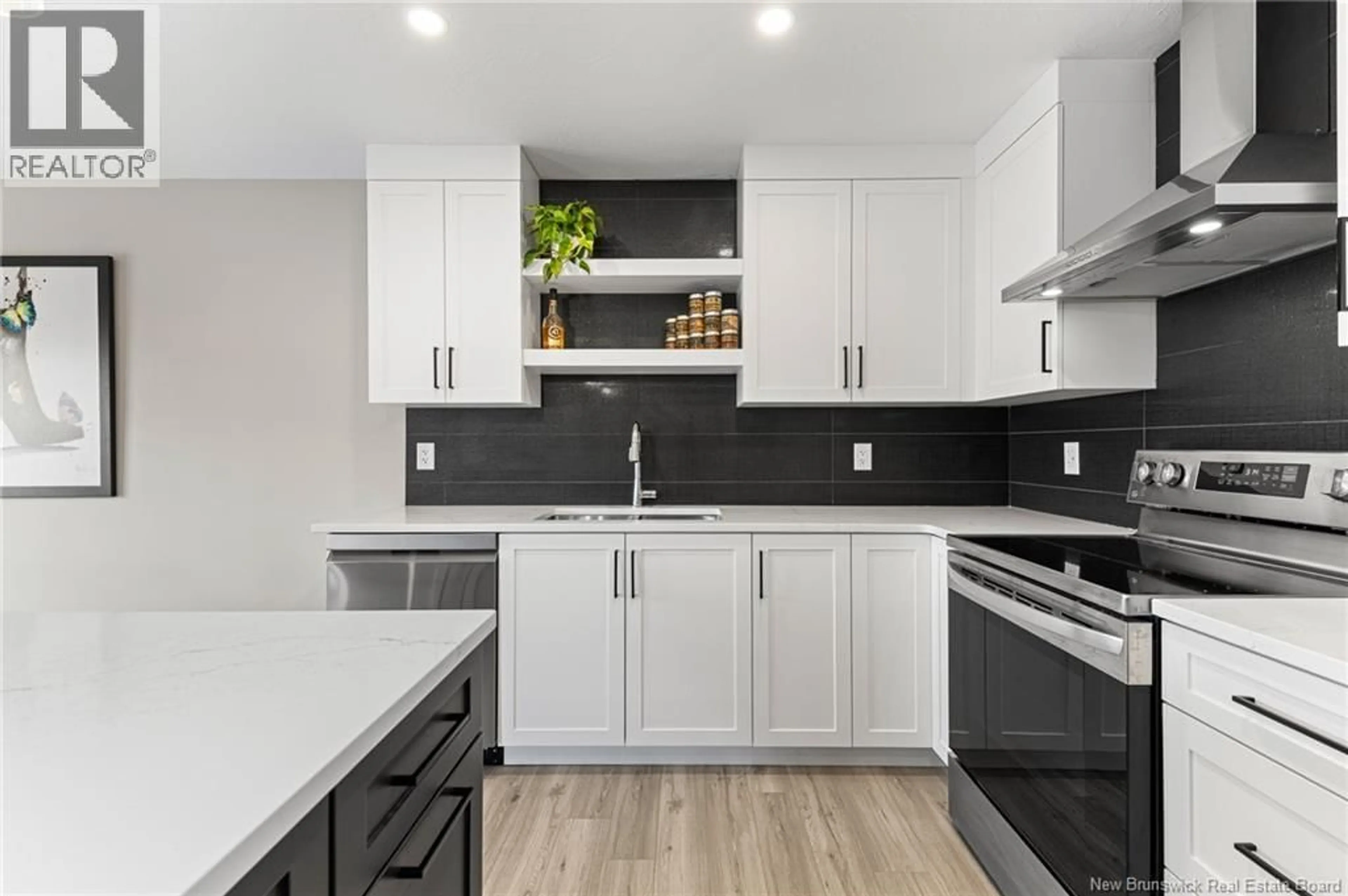 Contemporary kitchen, ceramic/tile floor for 29 DELTA, Dieppe New Brunswick E2A7L9
