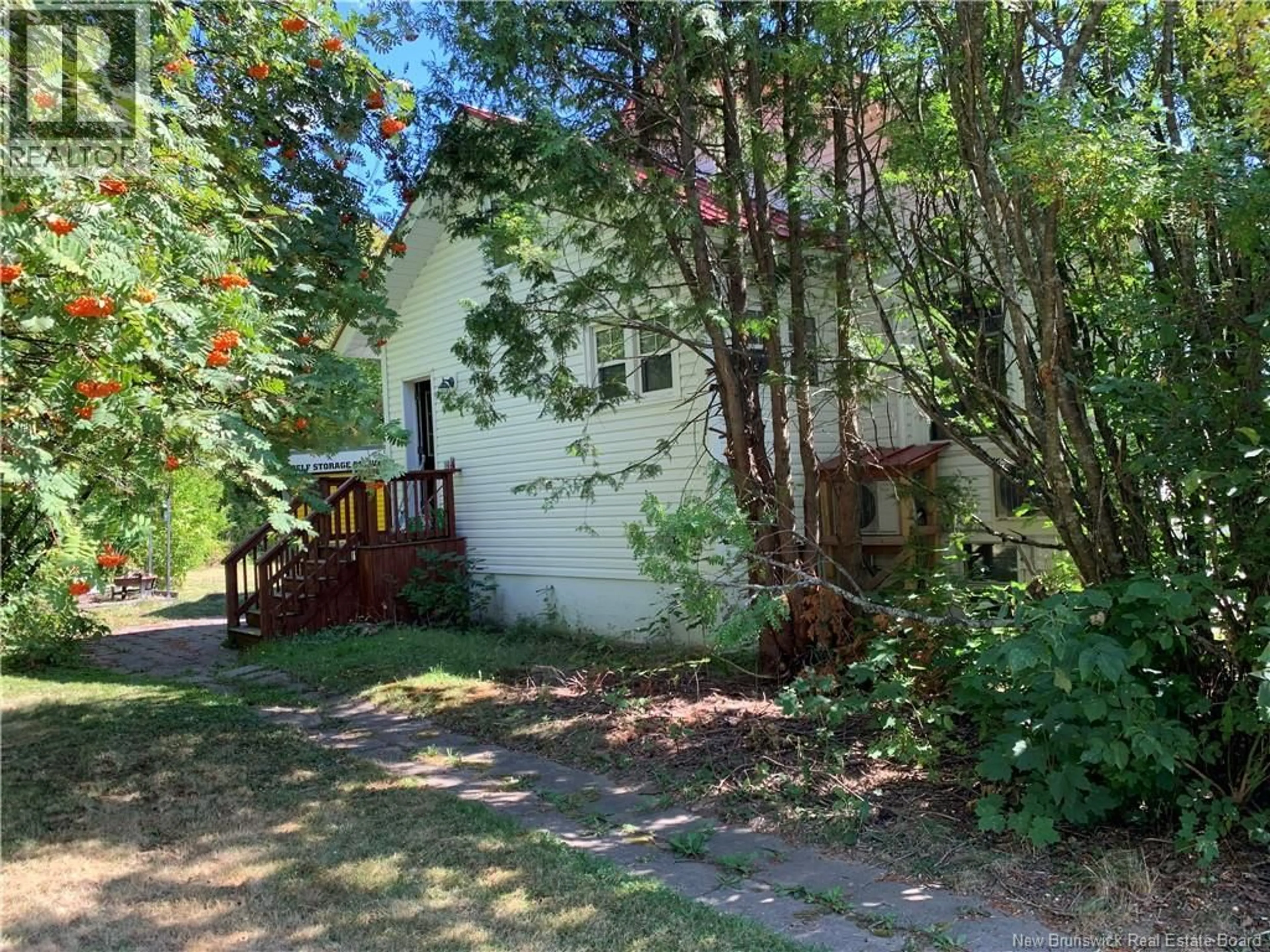 A pic from outside/outdoor area/front of a property/back of a property/a pic from drone, unknown for 775 MURRAY AVENUE, Bathurst New Brunswick E2A1V3