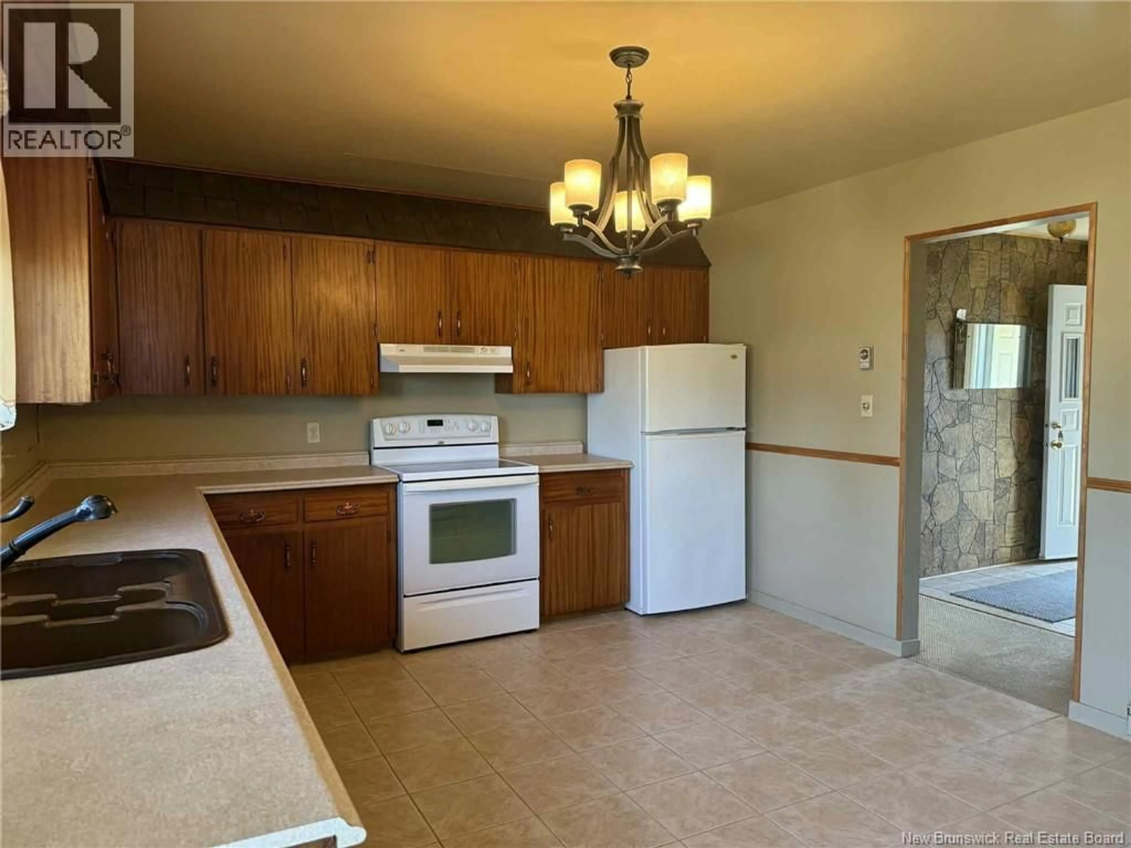 Standard kitchen, ceramic/tile floor for 23 PYNE STREET, Miramichi New Brunswick E1V2X7