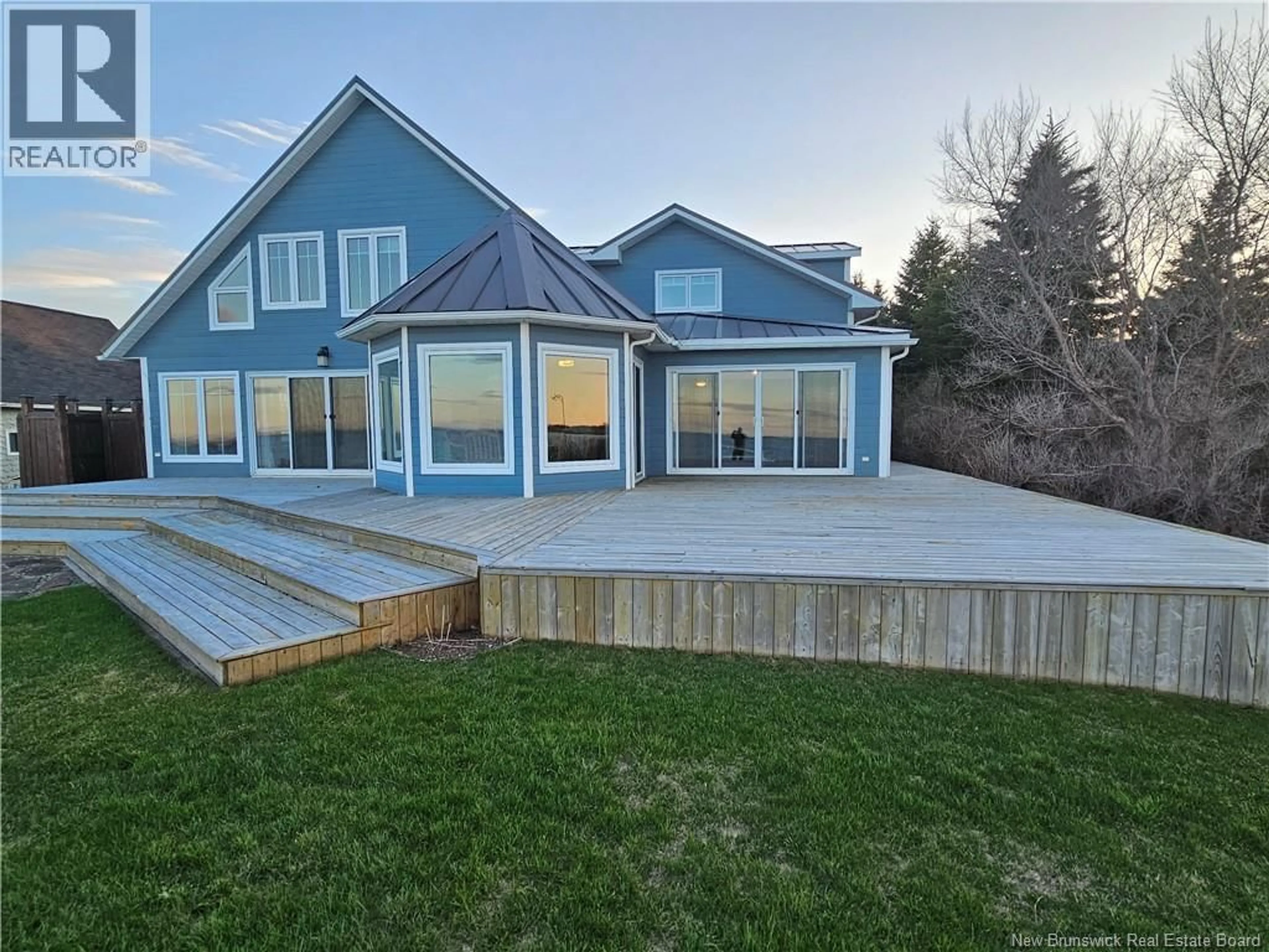 Home with vinyl exterior material, water/lake/river/ocean view for 623 BAIE STREET, Beresford New Brunswick E8K1X3