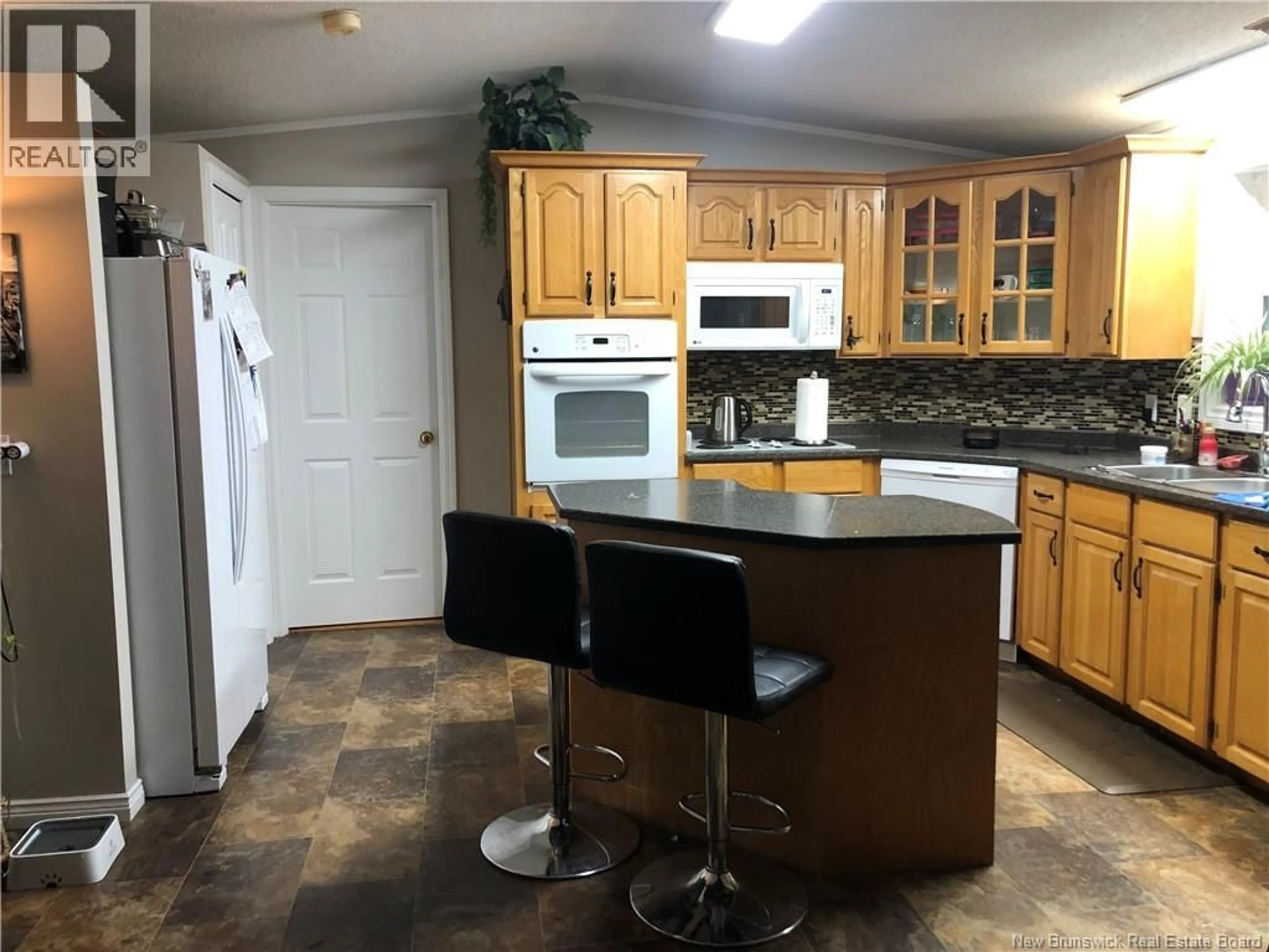 Standard kitchen, unknown for 17 ANEMONE STREET, Moncton New Brunswick E1H2J1