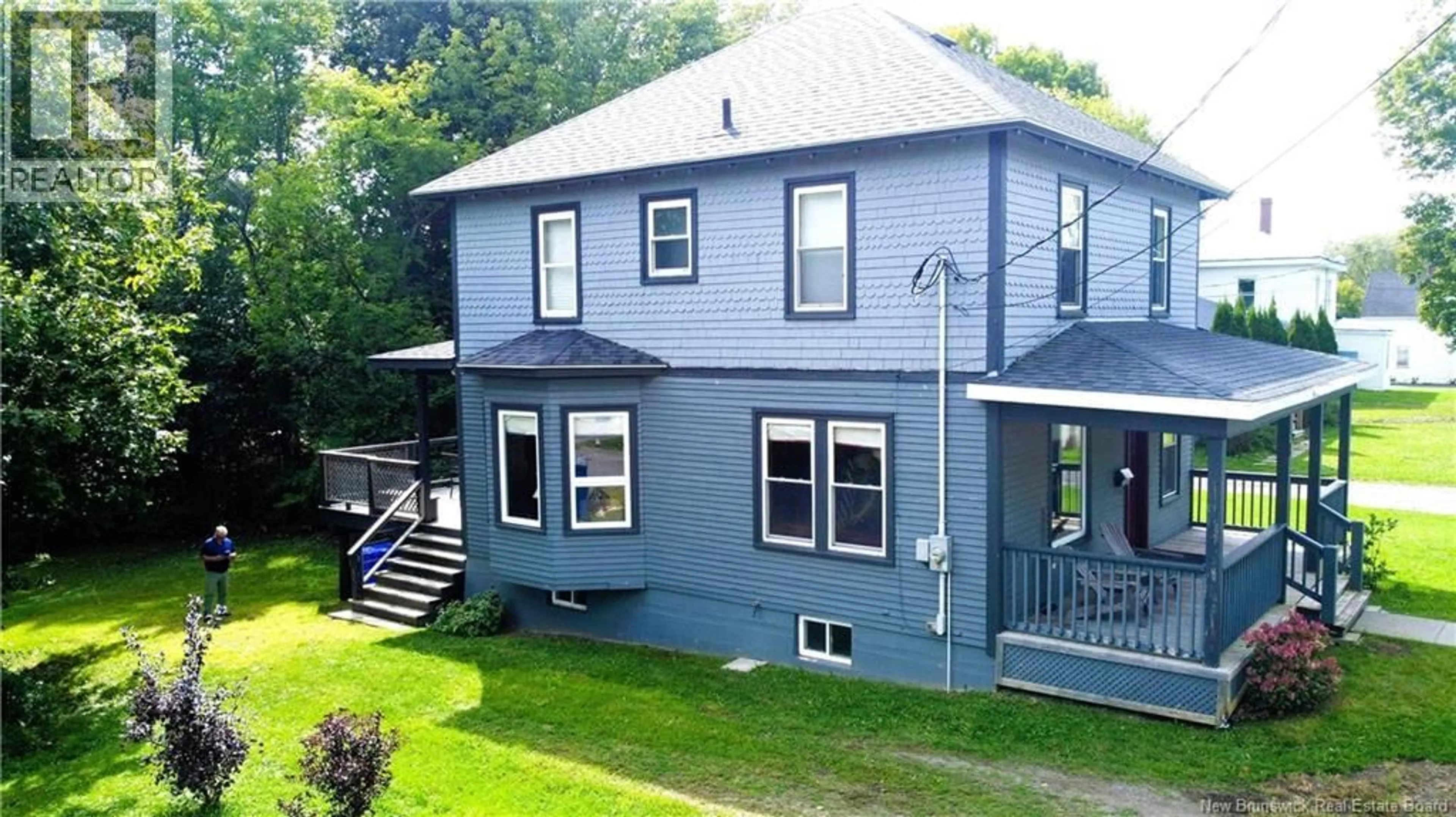 A pic from outside/outdoor area/front of a property/back of a property/a pic from drone, building for 10 DOW STREET, St. Stephen New Brunswick E3L1R3