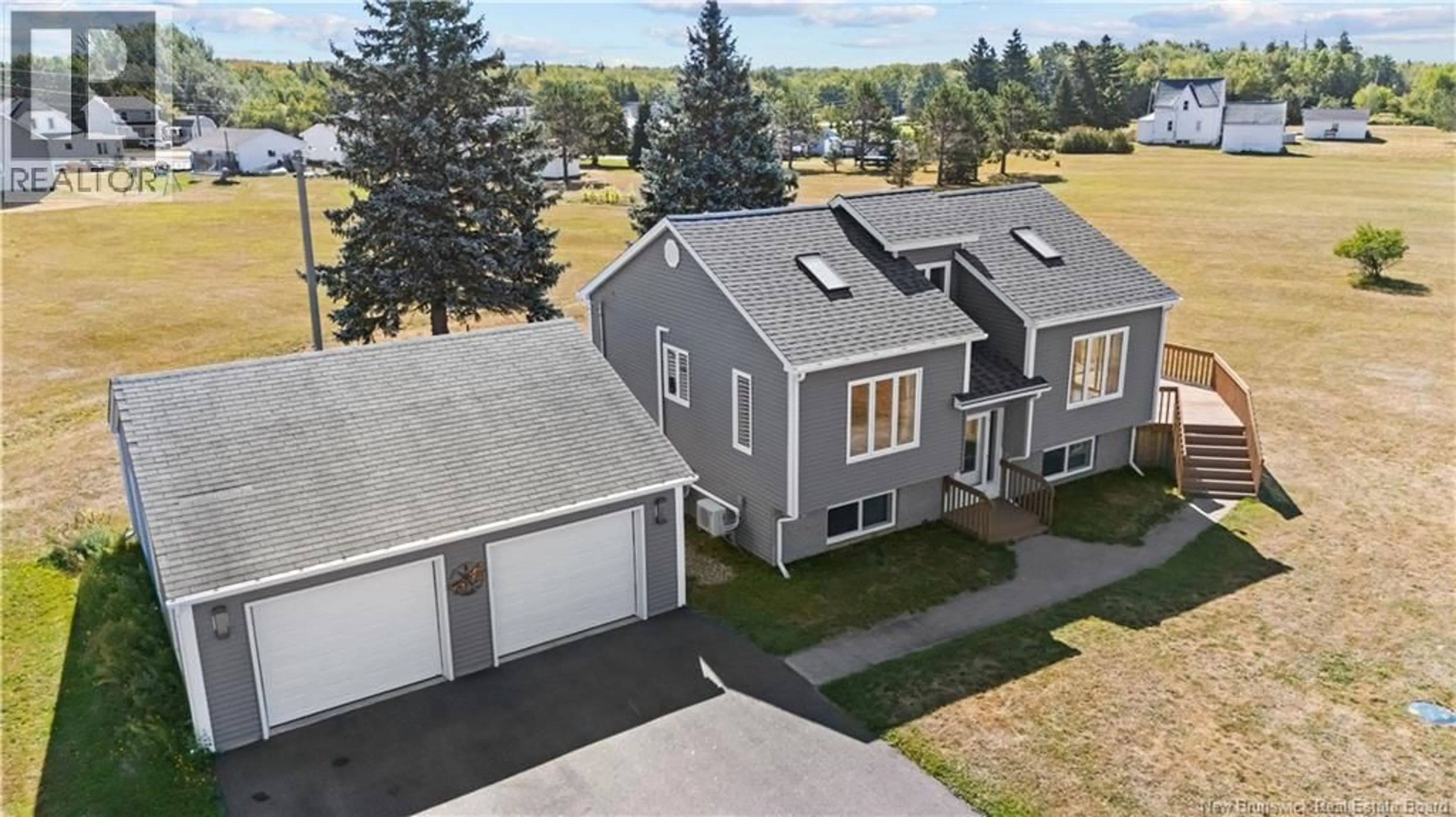 A pic from outside/outdoor area/front of a property/back of a property/a pic from drone, street for 29 ISLANDVIEW BOULEVARD, Cocagne New Brunswick E4R4M8