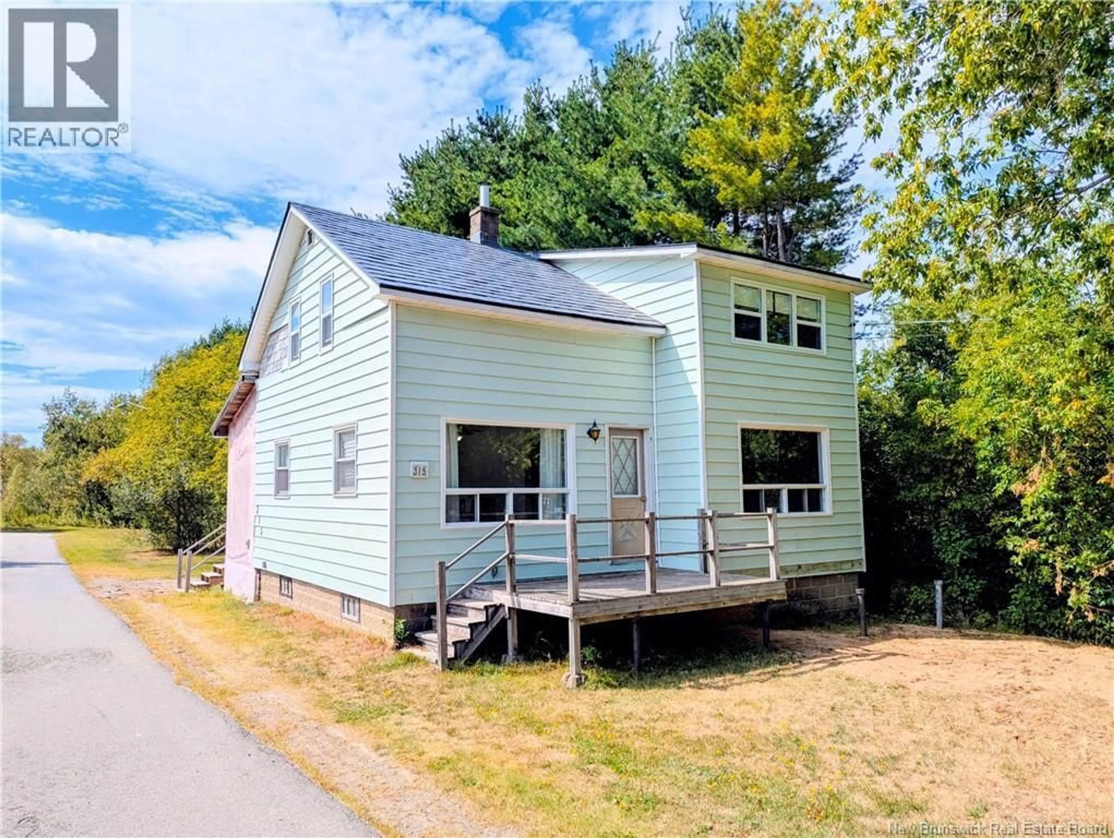 Home with vinyl exterior material, street for 315 SPRUCE STREET, Miramichi New Brunswick E1V3E6