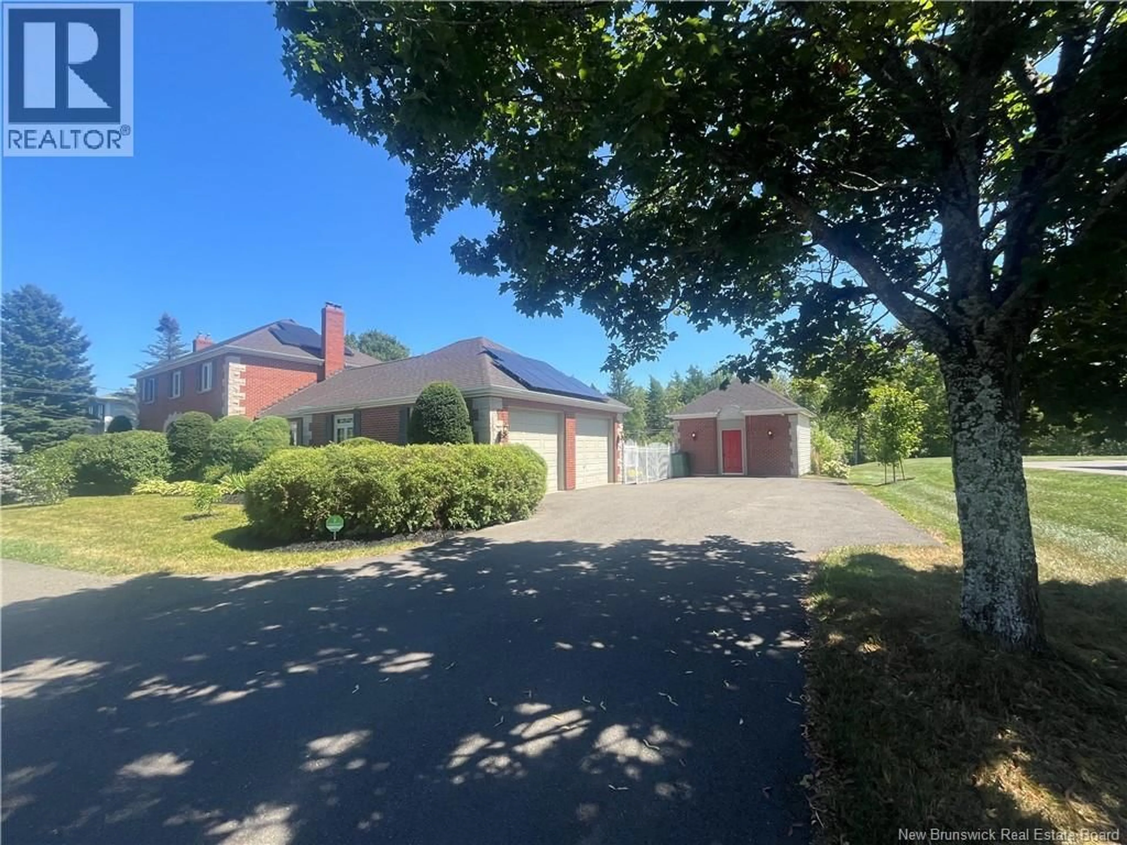 A pic from outside/outdoor area/front of a property/back of a property/a pic from drone, street for 878 SHEDIAC ROAD, Moncton New Brunswick E1A5X6