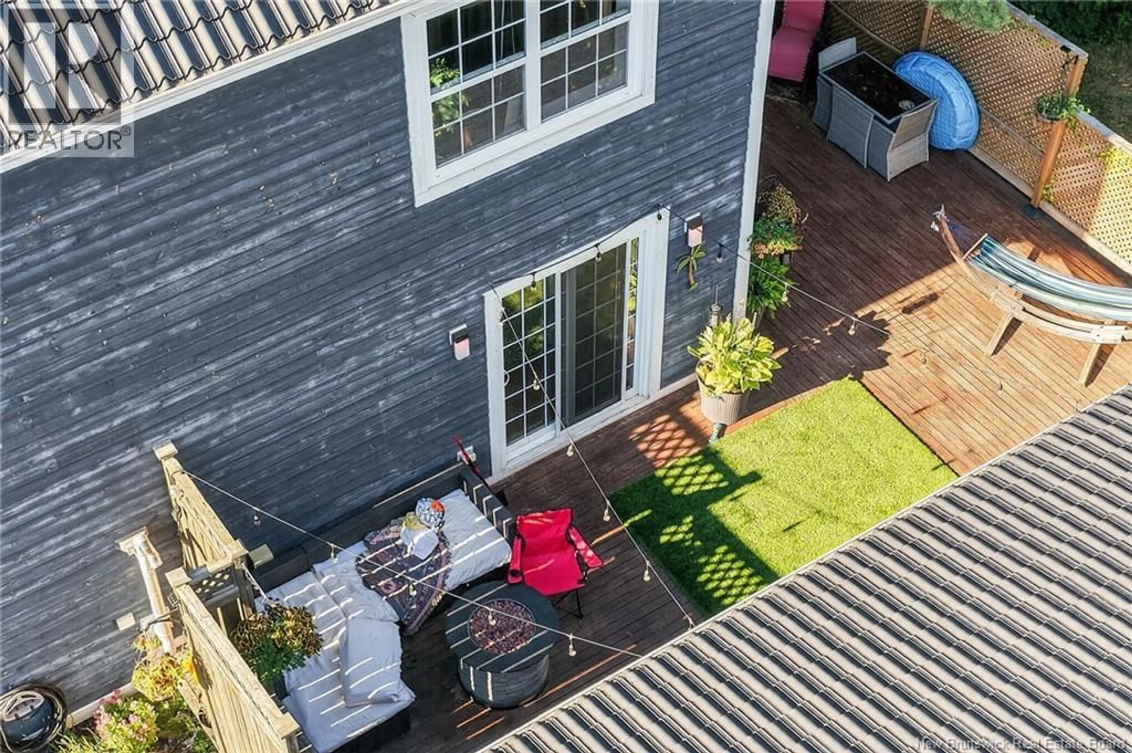 A pic from outside/outdoor area/front of a property/back of a property/a pic from drone, street for 485 MAIN STREET, Shediac New Brunswick E4P2C4