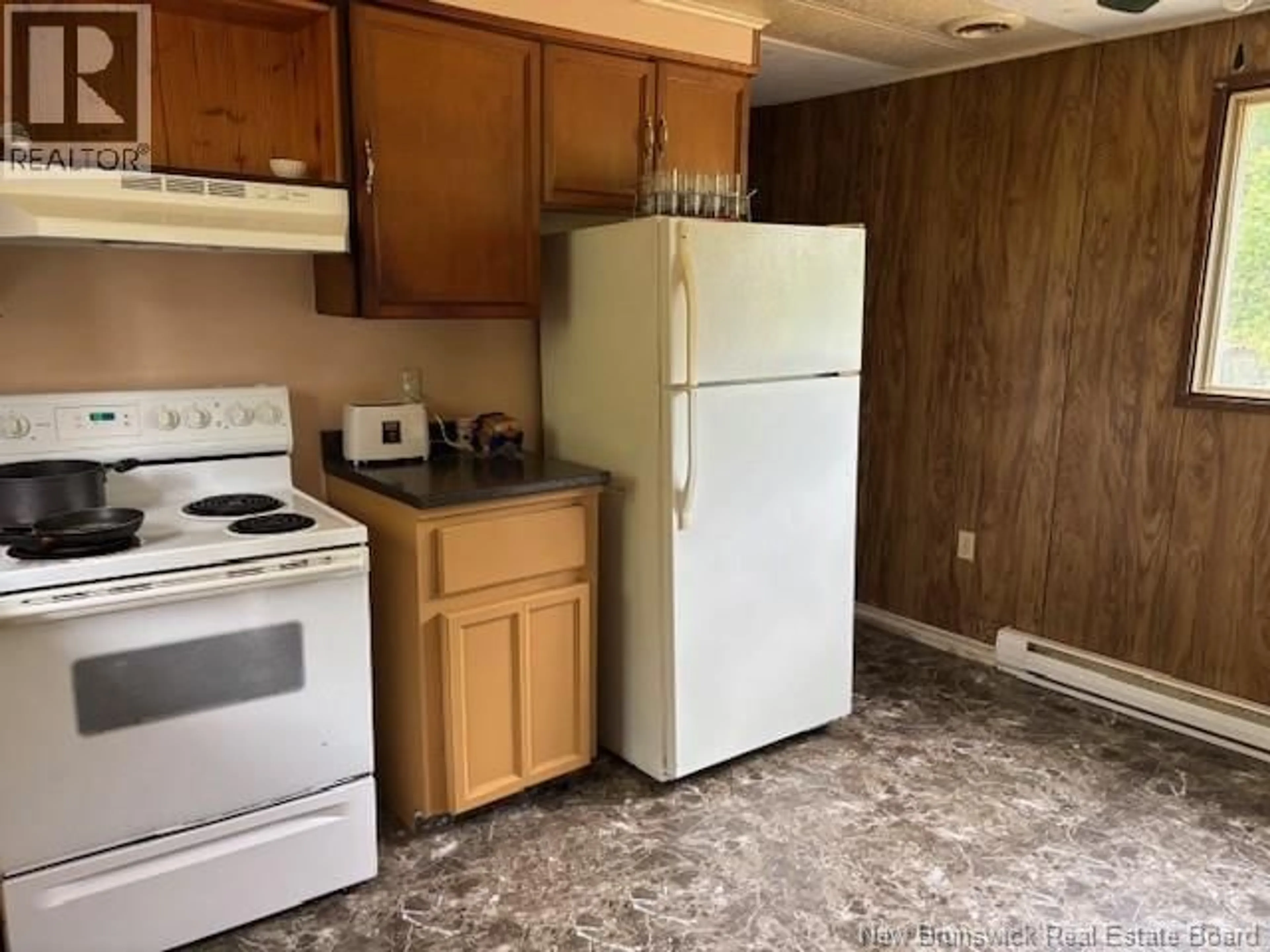 Standard kitchen, unknown for 283 ROUTE 855, Bloomfield New Brunswick E5N4V8