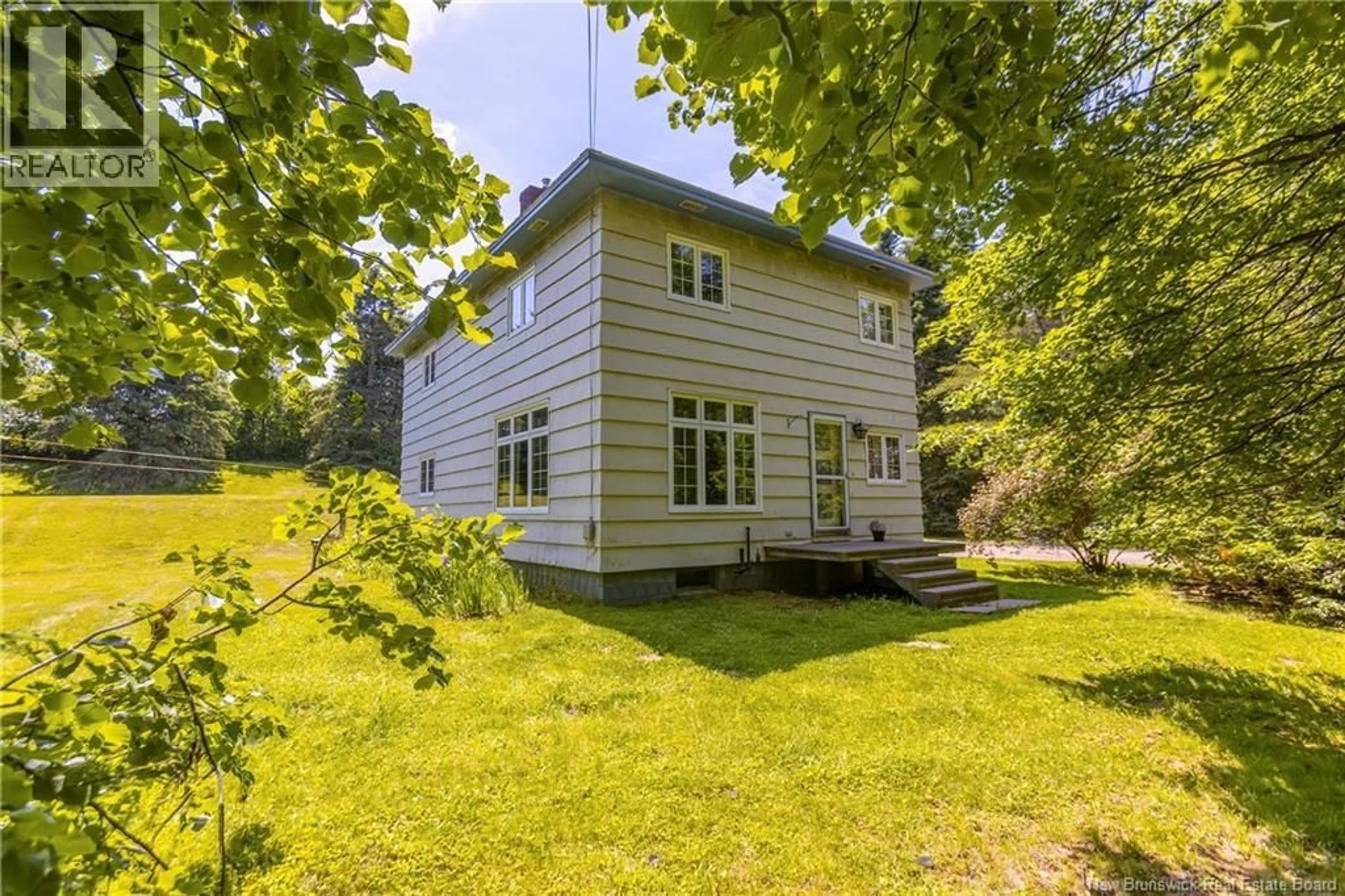 A pic from outside/outdoor area/front of a property/back of a property/a pic from drone, building for 18 MOFFATT LANE, Sackville New Brunswick E4L4E1