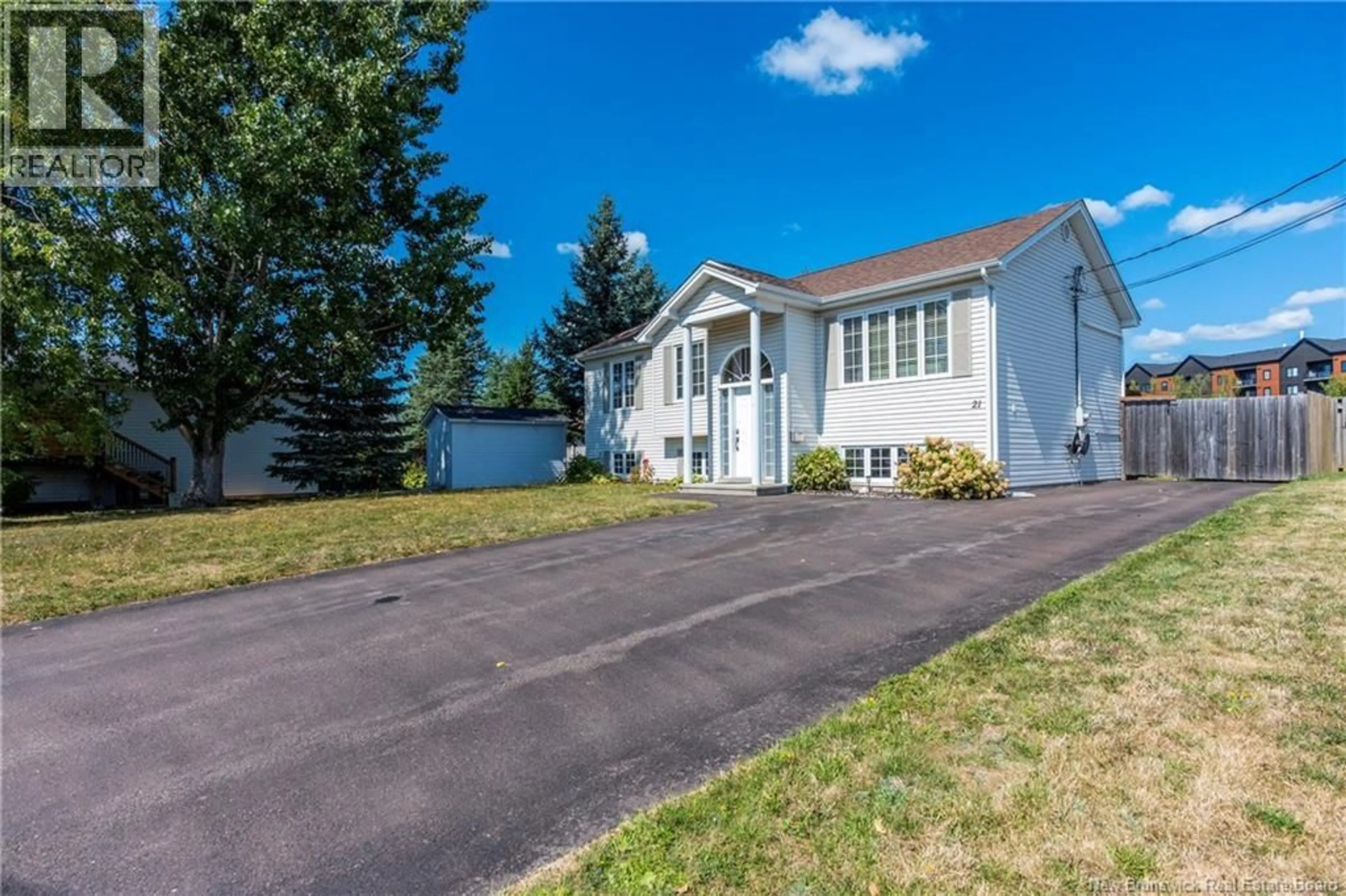 Unknown for 21 BONAVISTA COURT, Moncton New Brunswick E1G2H4