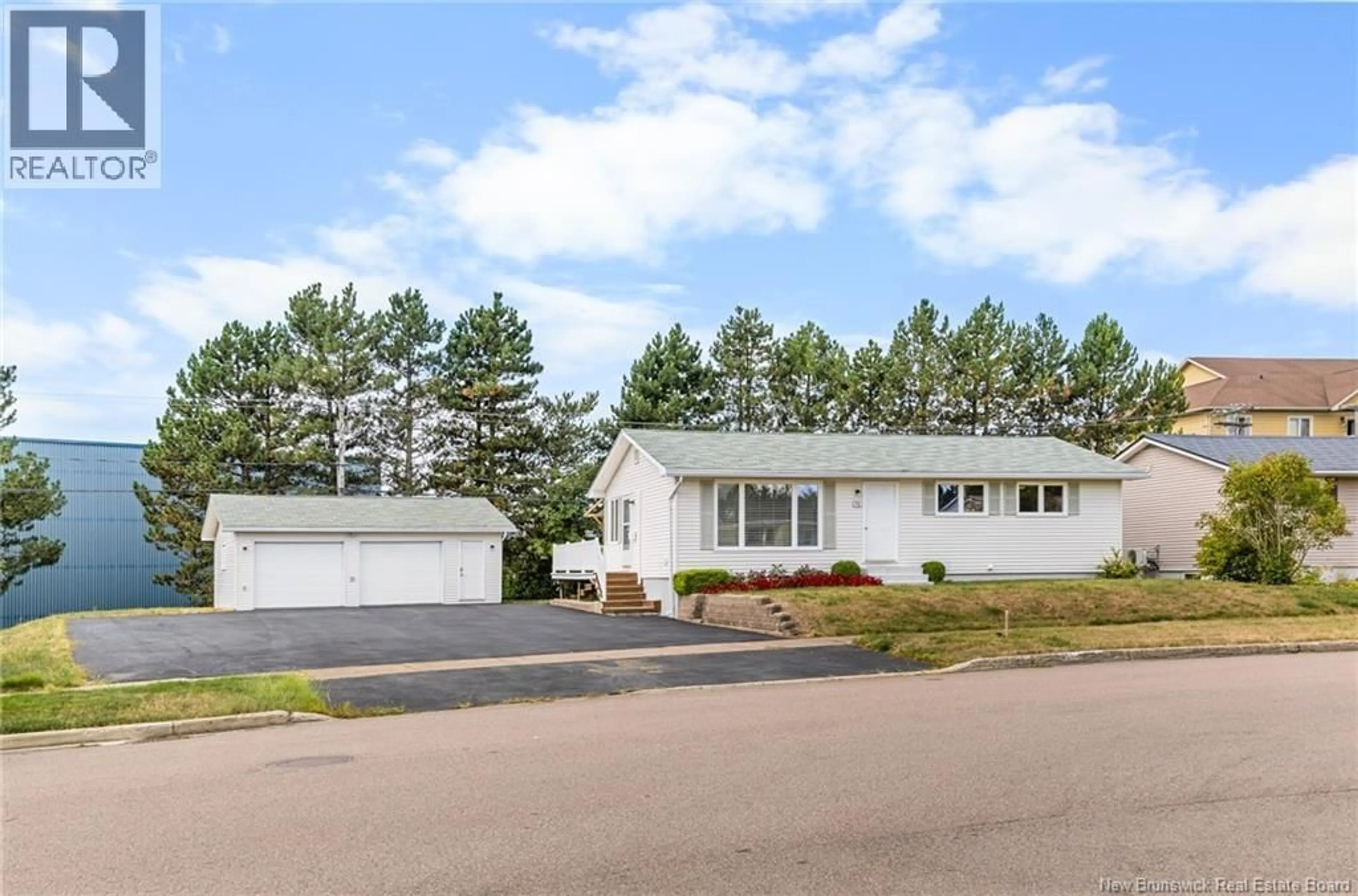 Home with vinyl exterior material, street for 70 CHELSEA, Moncton New Brunswick E1G1H8