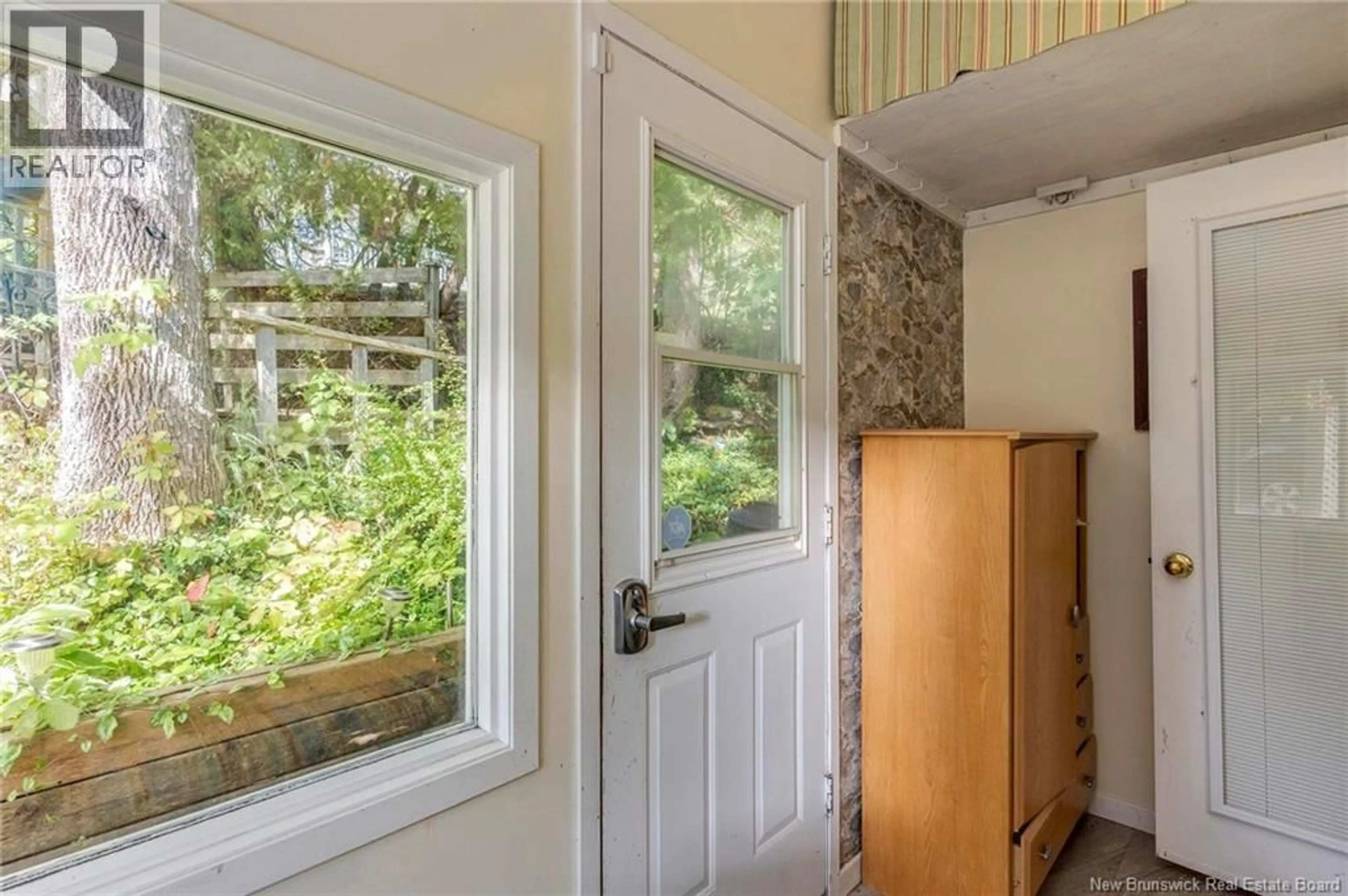 Indoor entryway for 8 IRVIN LANE, Grand Bay-Westfield New Brunswick E2K2L6