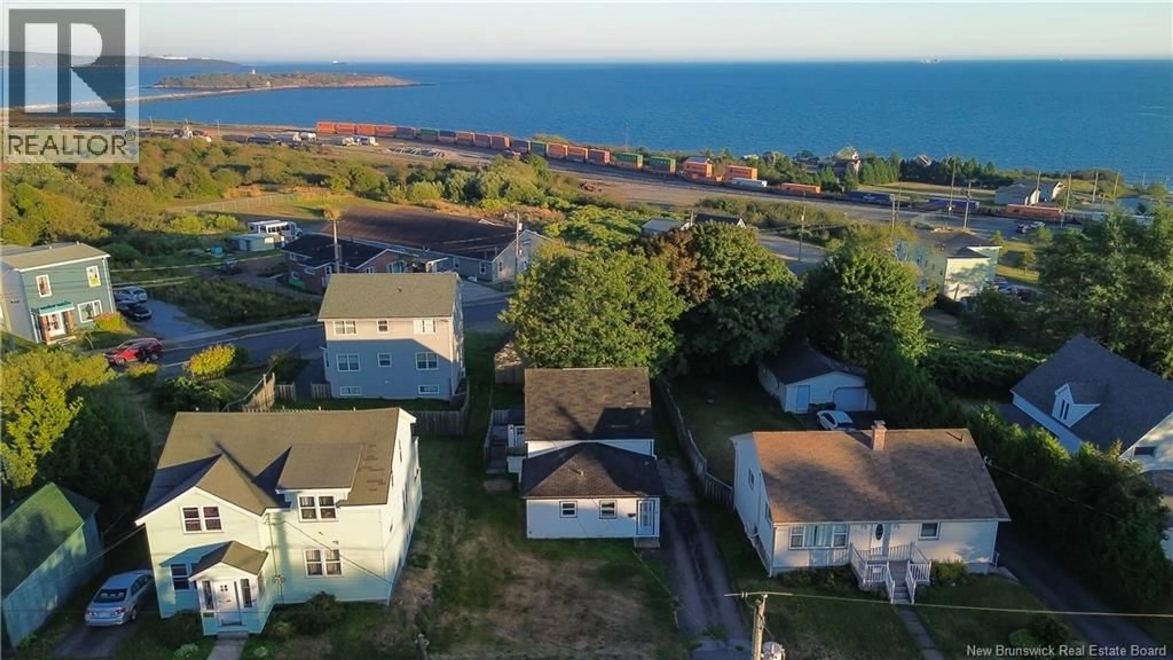 A pic from outside/outdoor area/front of a property/back of a property/a pic from drone, water/lake/river/ocean view for 471 PLEASANT STREET, Saint John New Brunswick E2M2P3
