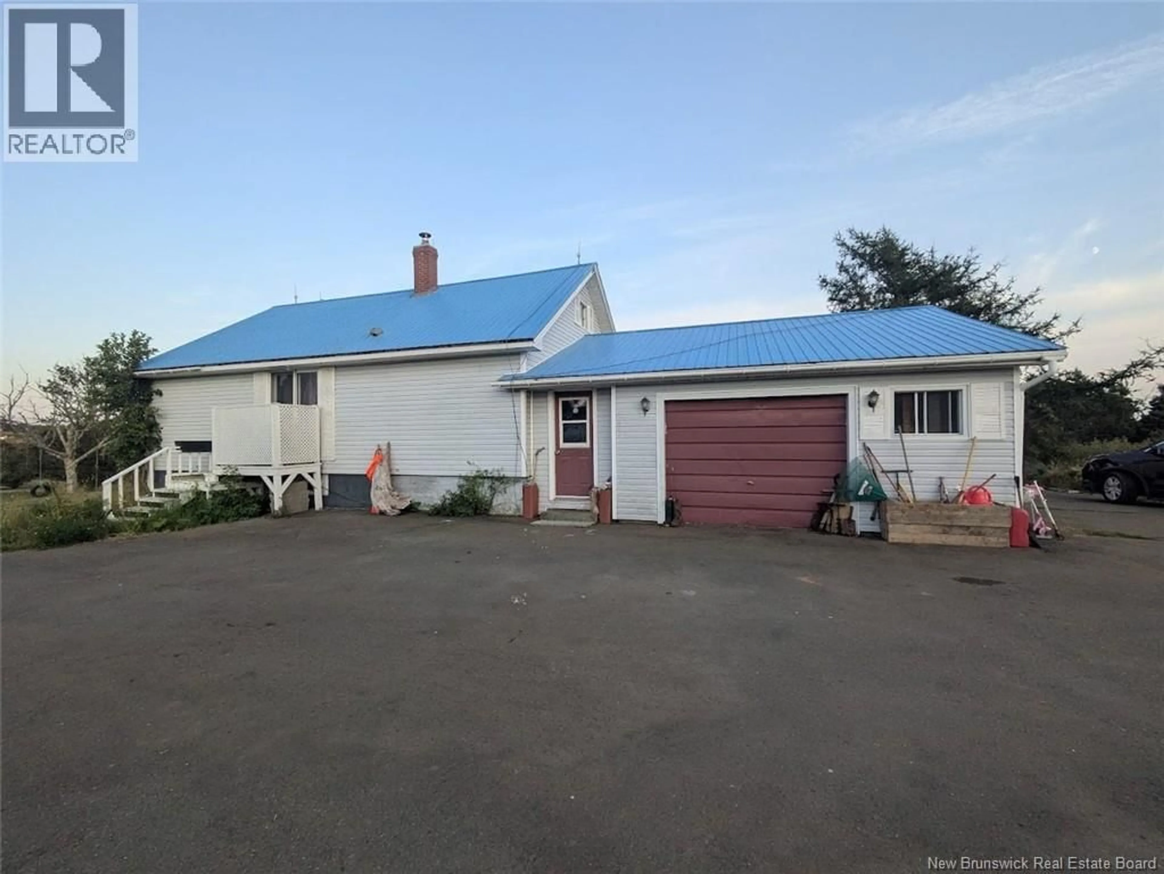 A pic from outside/outdoor area/front of a property/back of a property/a pic from drone, street for 14 BENSON LANE, Grand Manan New Brunswick E5G1J8